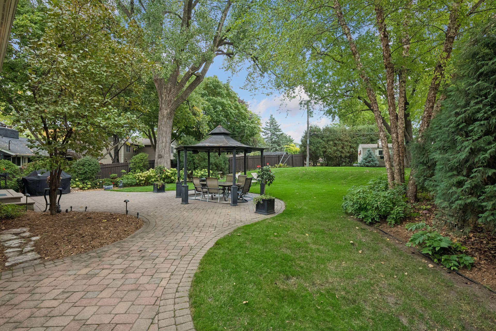 View of Residential at 6805 Creston Road, Edina MN 55435, Edina (53 of 66) - Mike Wilen | Minnesota Team Real Estate