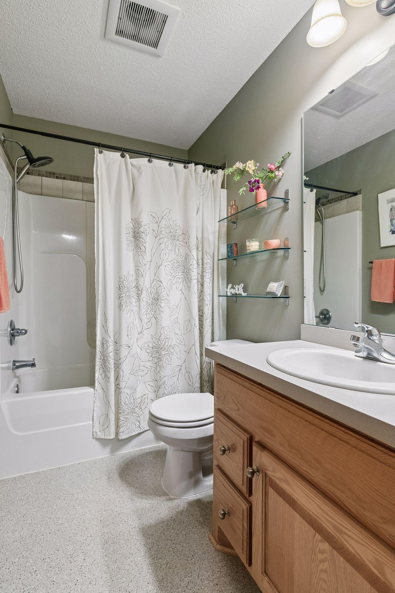 View of Residential at 10346 Fallgold Parkway, Brooklyn Park MN 55443, Brooklyn Park (27 of 34) - Mike Wilen | Minnesota Team Real Estate