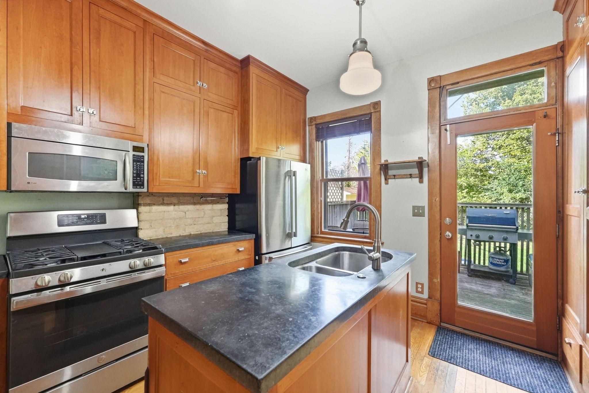View of Residential at 111 Isabel Street, Saint Paul MN 55107, Saint Paul (5 of 30) - Mike Wilen | Minnesota Team Real Estate