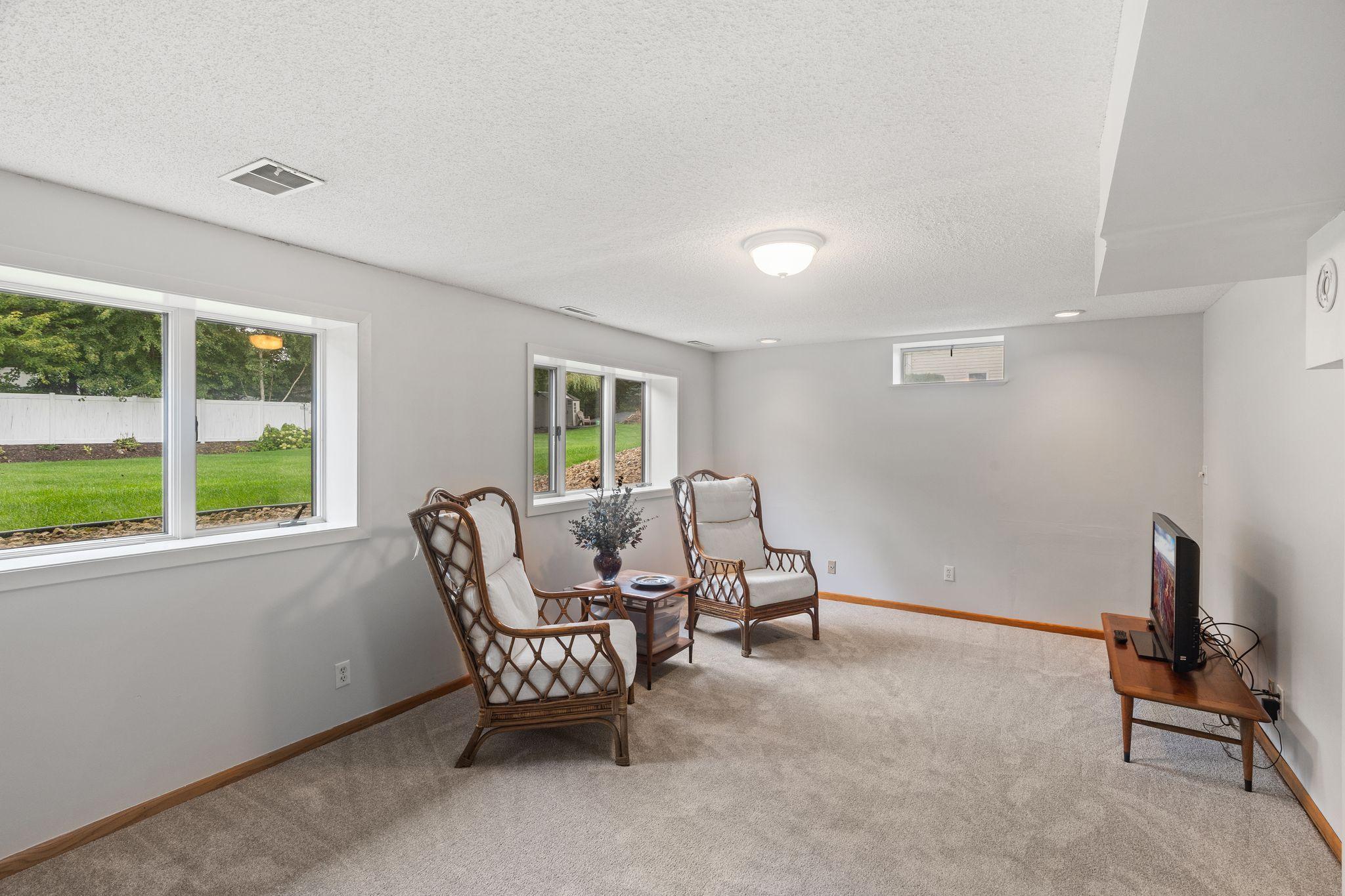 View of Residential at 481 Marie Avenue, West Saint Paul MN 55118, West Saint Paul (25 of 31) - Mike Wilen | Minnesota Team Real Estate