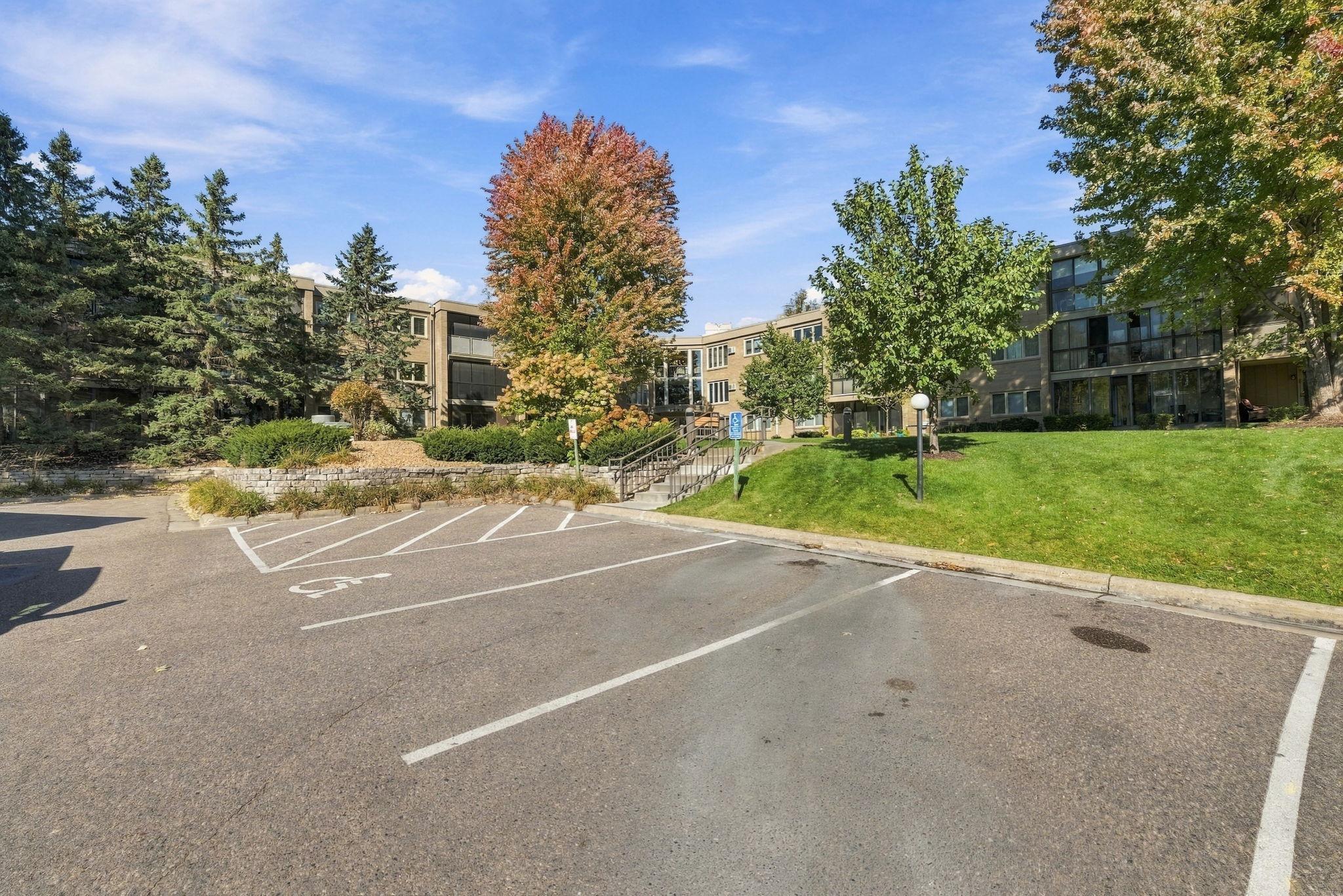 View of Residential at 4360 Brookside Court #211, Edina MN 55436, Edina (29 of 35) - Mike Wilen | Minnesota Team Real Estate