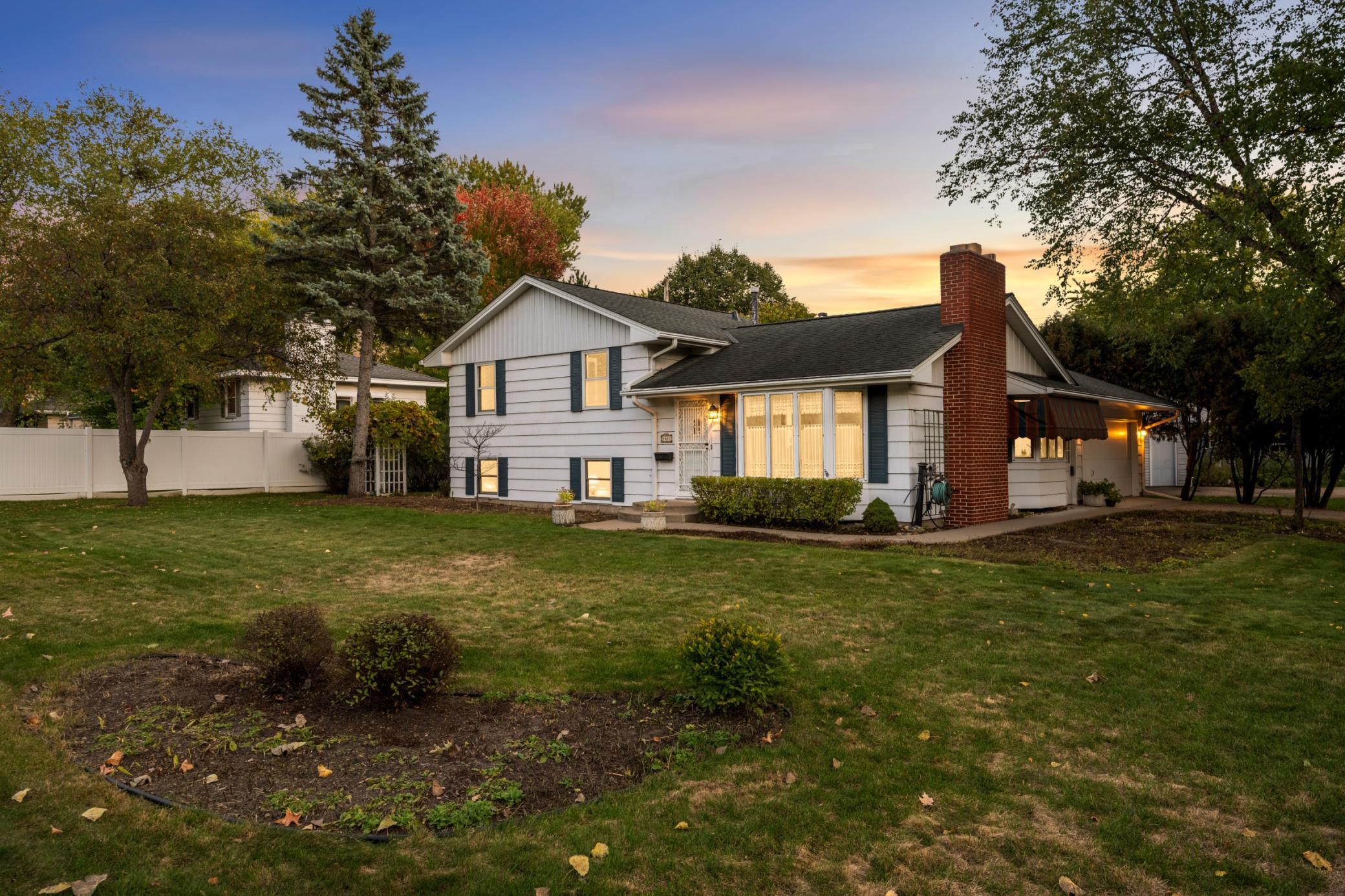 View of Residential at 4617 90th Street, Bloomington MN 55437, Bloomington (4 of 47) - Mike Wilen | Minnesota Team Real Estate