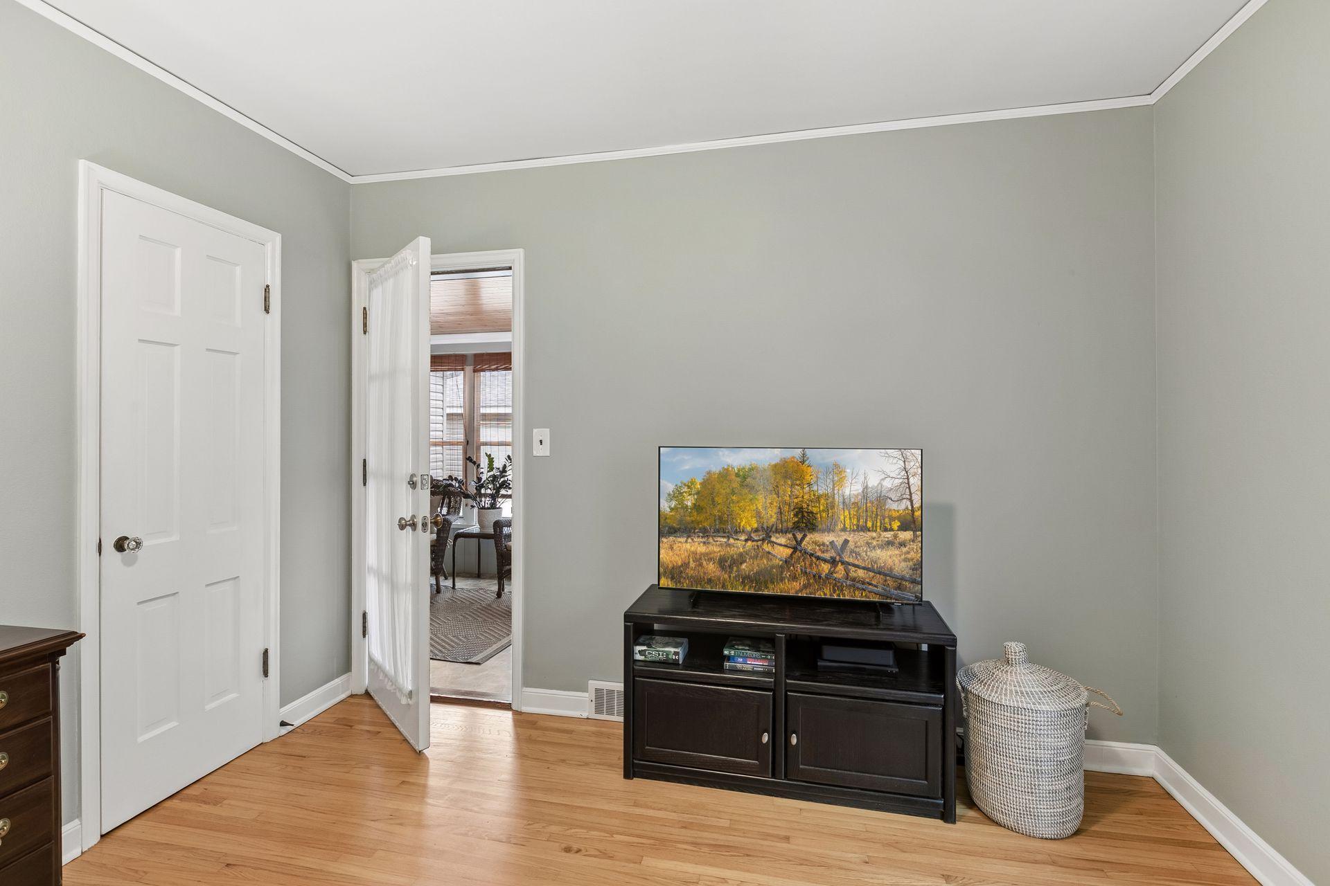 View of Residential at 1359 Idaho Avenue, Falcon Heights MN 55108, Falcon Heights (23 of 45) - Mike Wilen | Minnesota Team Real Estate