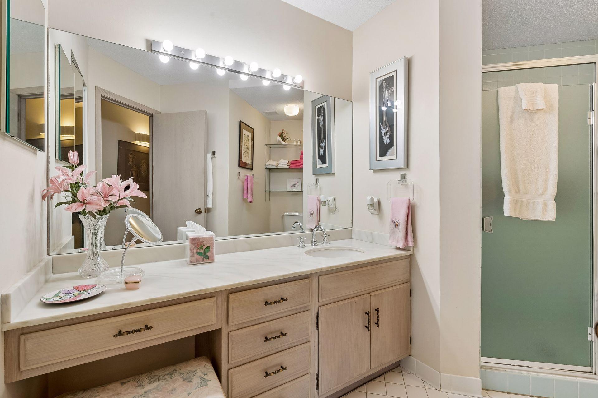 View of Residential at 2950 Dean Parkway #2103, Minneapolis MN 55416, Minneapolis (24 of 60) - Mike Wilen | Minnesota Team Real Estate