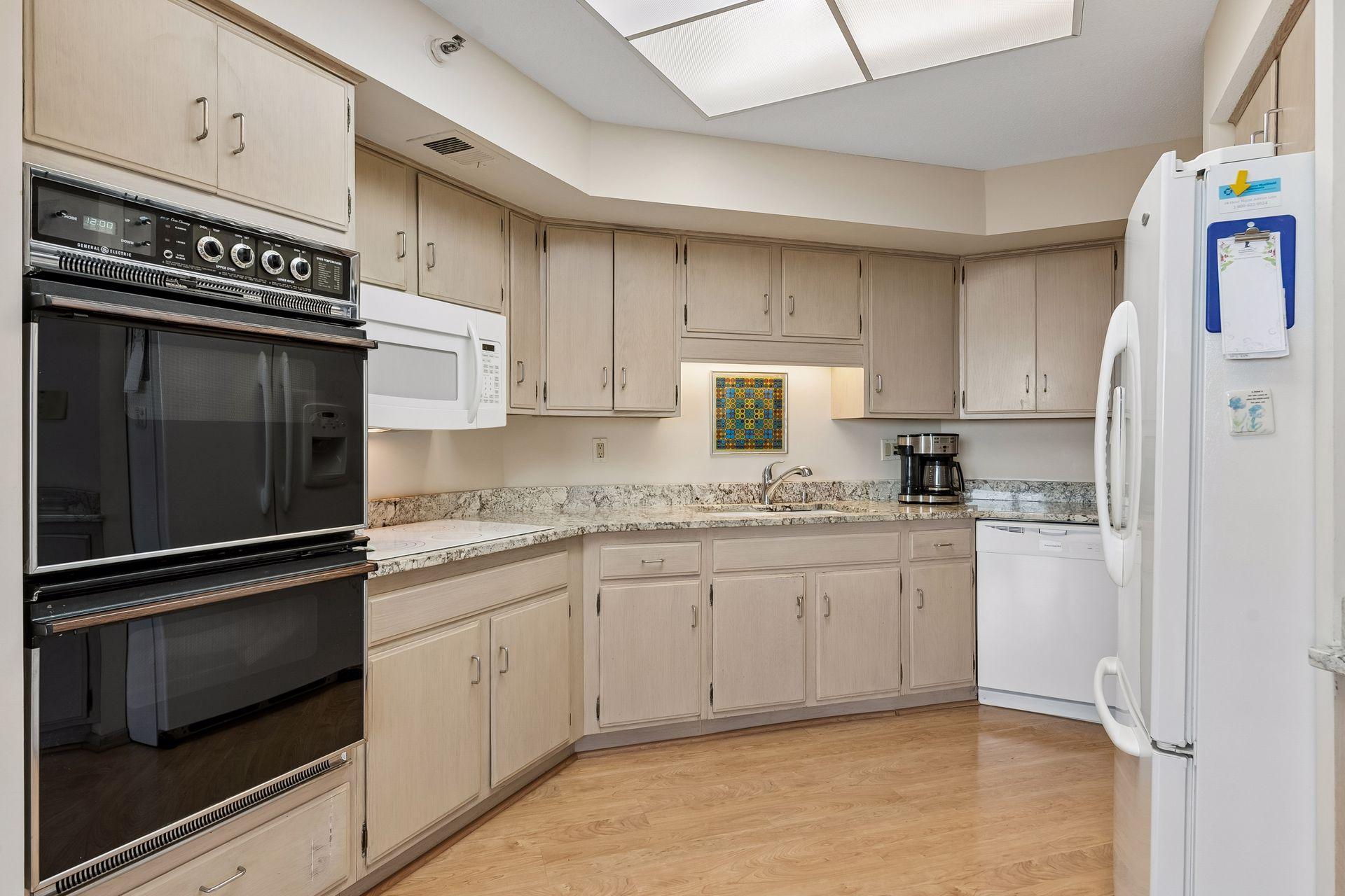 View of Residential at 2950 Dean Parkway #2103, Minneapolis MN 55416, Minneapolis (20 of 60) - Mike Wilen | Minnesota Team Real Estate