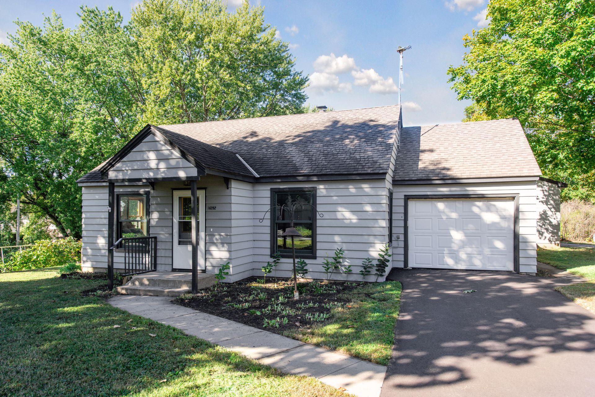 View of Single Family at 16282 West Avenue, Prior Lake - Mike Wilen | Minnesota Team Real Estate