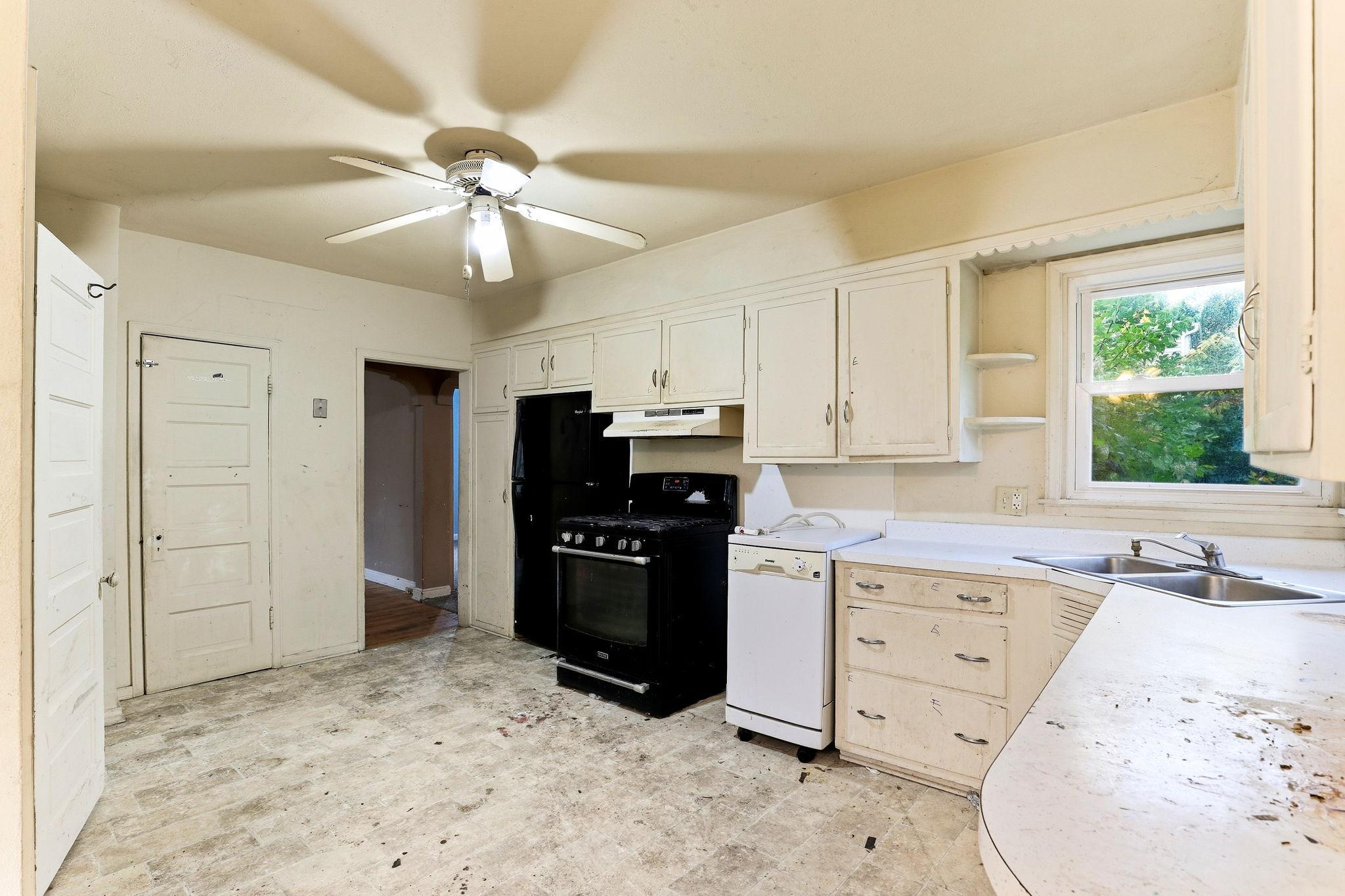 View of Residential at 2526 2nd Street, North Saint Paul MN 55109, North Saint Paul (8 of 23) - Mike Wilen | Minnesota Team Real Estate