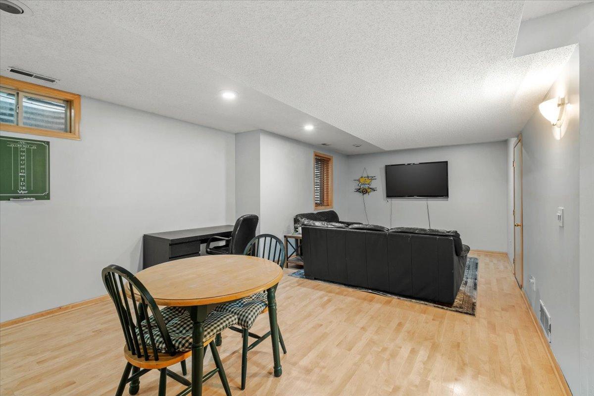 View of Residential at 220 Baker Street, Saint Paul MN 55107, Saint Paul (18 of 24) - Mike Wilen | Minnesota Team Real Estate