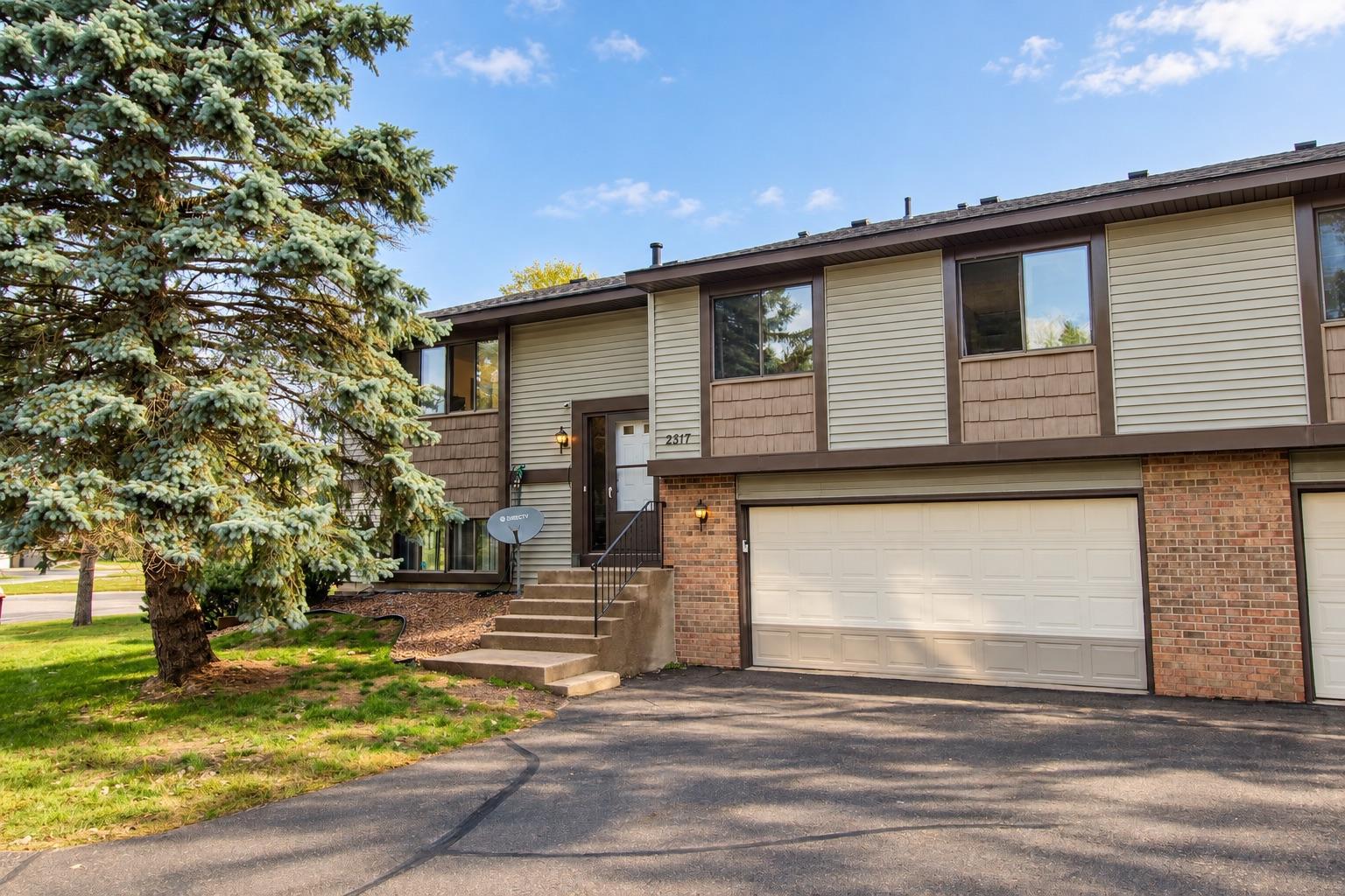 View of (TH) Quad/4 Corners at 2817 Wimbledon Ridge, Woodbury - Mike Wilen | Minnesota Team Real Estate