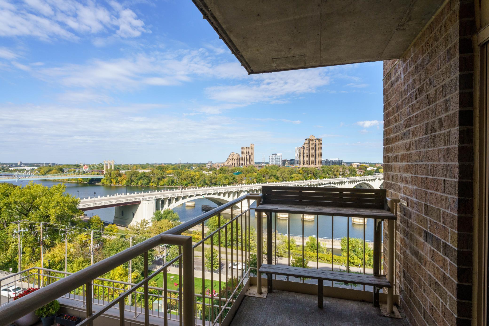 View of (CC) High Rise (4+ Levels) at 401 1st Street, Minneapolis - Mike Wilen | Minnesota Team Real Estate