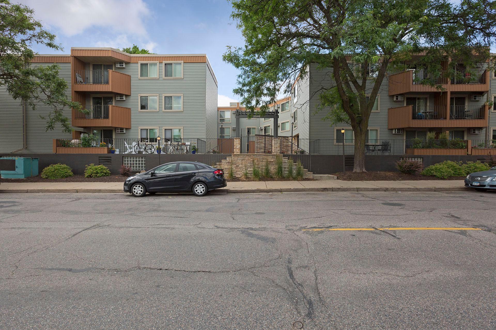 View of Residential at 3540 Hennepin Avenue #210, Minneapolis MN 55408, Minneapolis (14 of 20) - Mike Wilen | Minnesota Team Real Estate