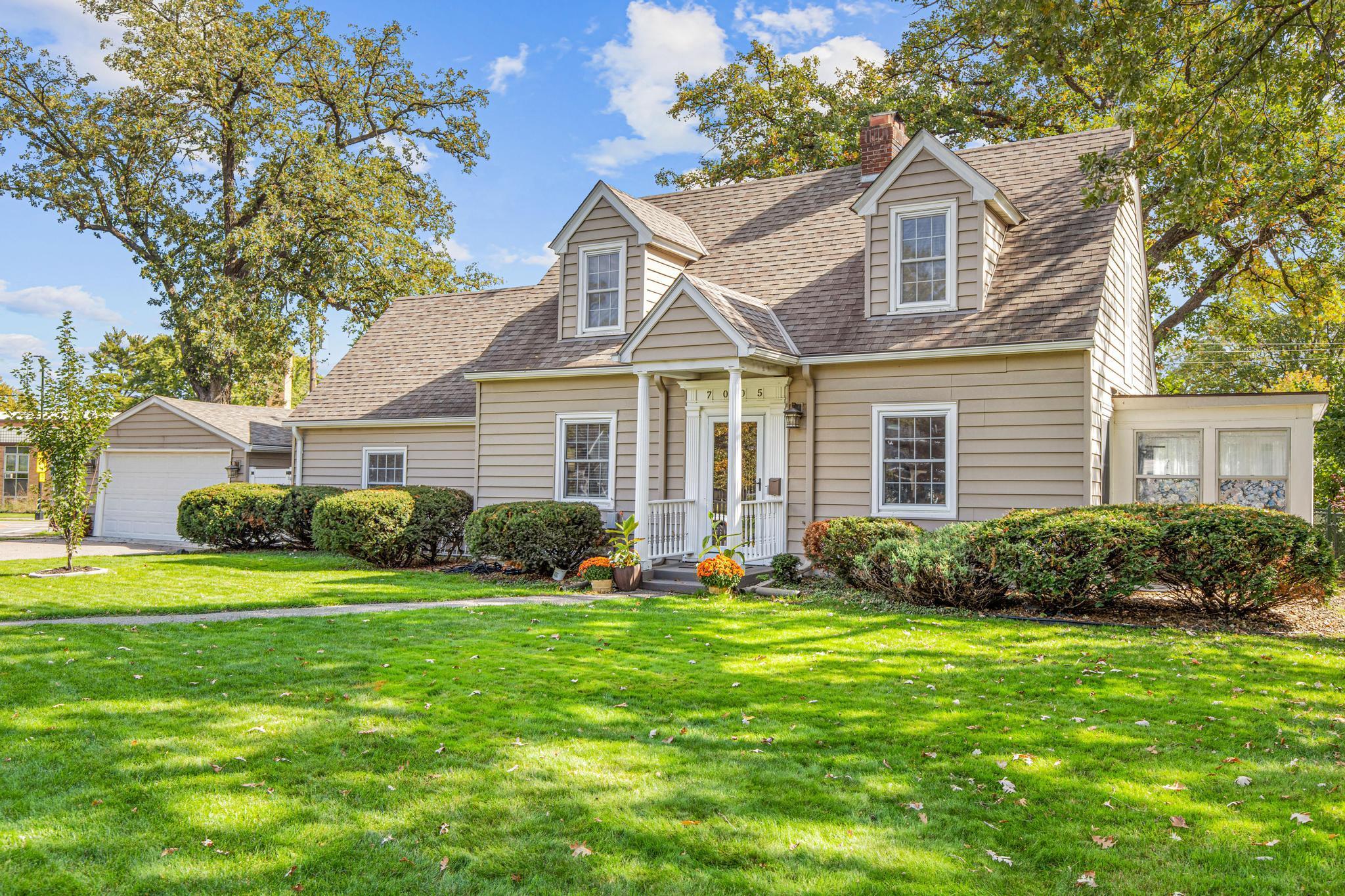 View of Residential at 7005 Oak Grove Boulevard, Richfield MN 55423, Richfield (3 of 46) - Mike Wilen | Minnesota Team Real Estate