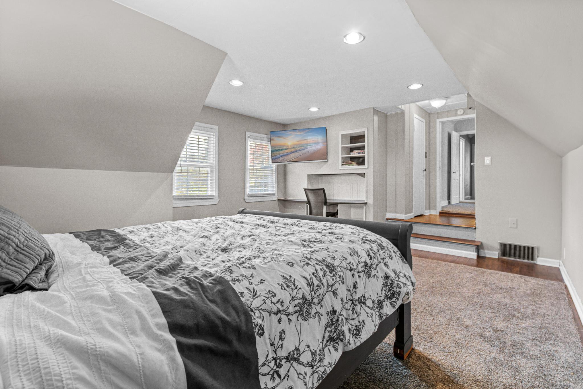 View of Residential at 7005 Oak Grove Boulevard, Richfield MN 55423, Richfield (26 of 46) - Mike Wilen | Minnesota Team Real Estate
