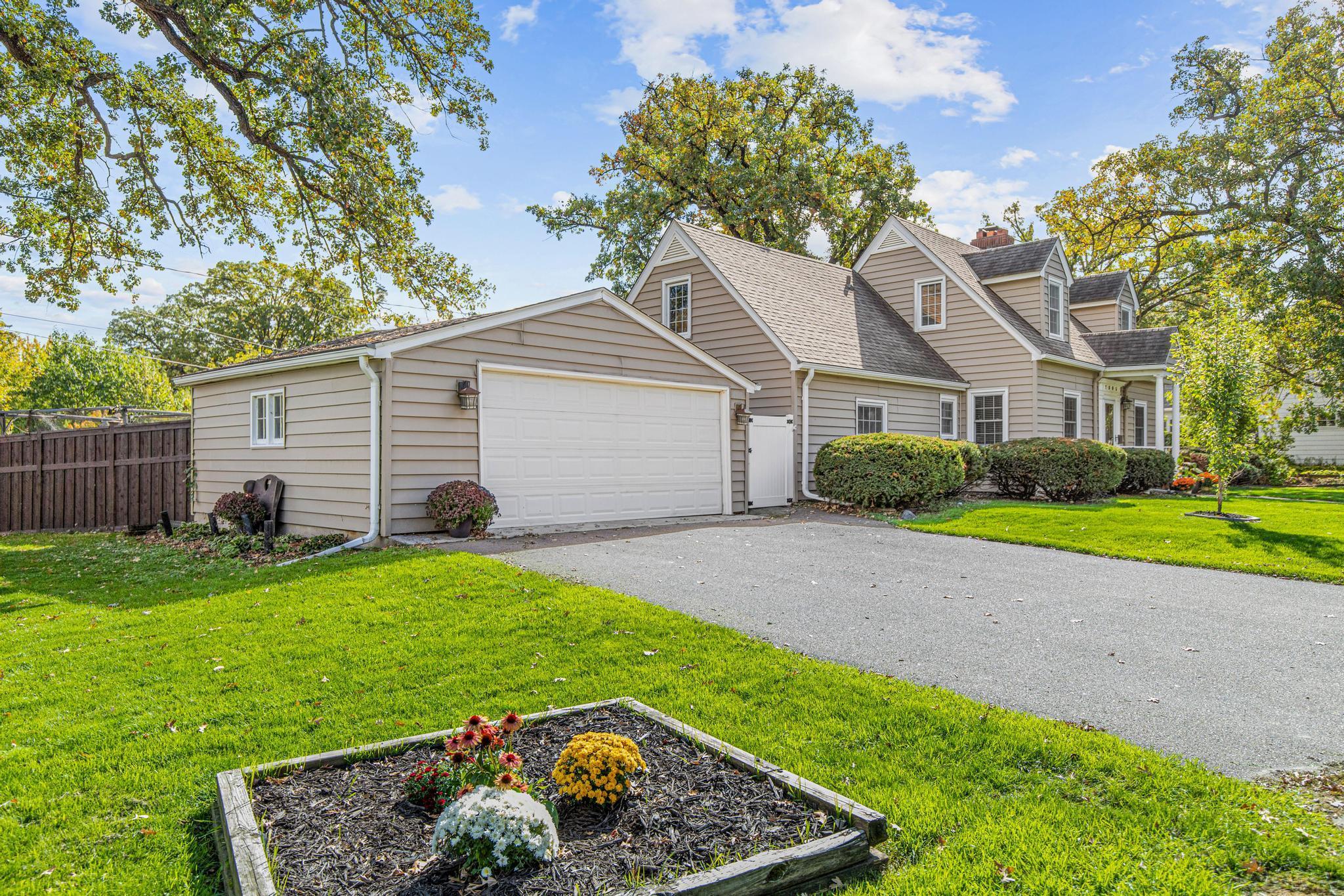 View of Residential at 7005 Oak Grove Boulevard, Richfield MN 55423, Richfield (42 of 46) - Mike Wilen | Minnesota Team Real Estate