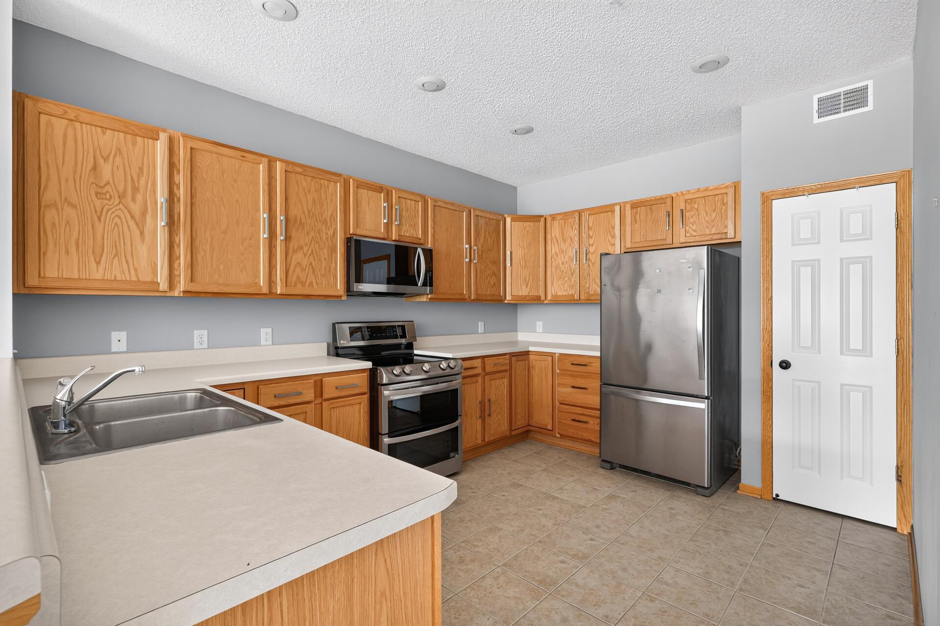 View of Residential at 4527 Bloomberg Lane, Inver Grove Heights MN 55076, Inver Grove Heights (14 of 29) - Mike Wilen | Minnesota Team Real Estate