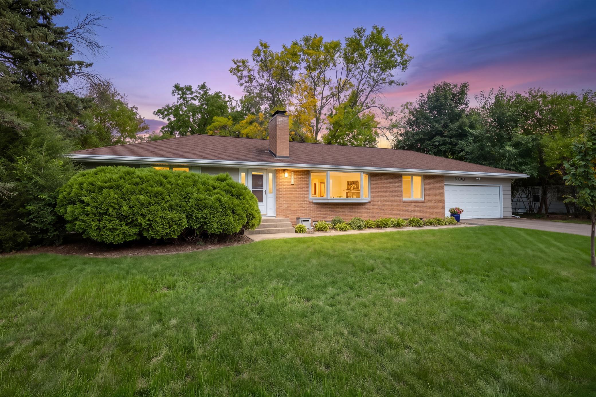 View of Single Family at 10800 Oak Knoll Terrace, Minnetonka - Mike Wilen | Minnesota Team Real Estate
