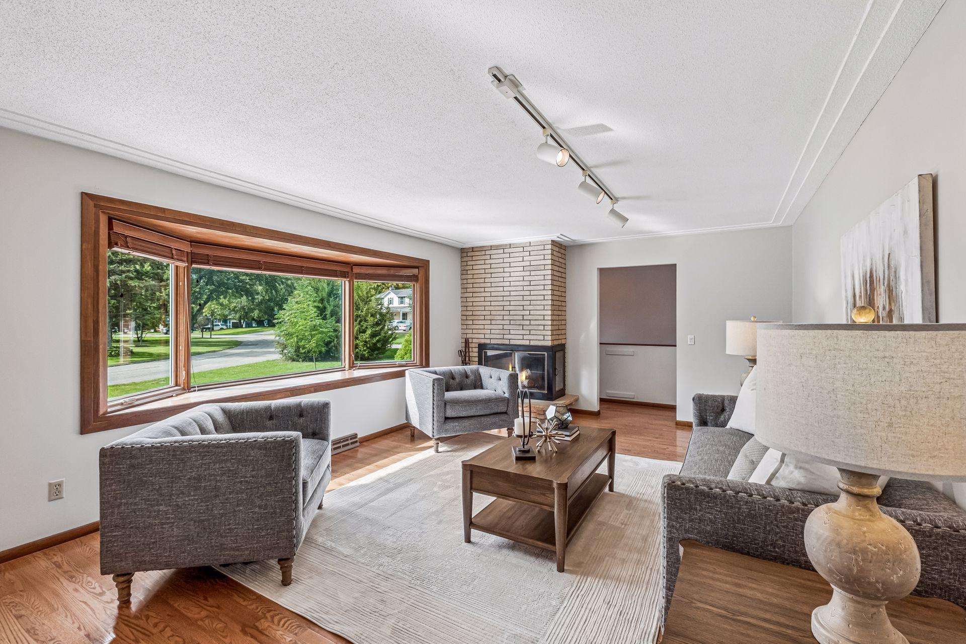 View of Residential at 10800 Oak Knoll Terrace, Minnetonka MN 55305, Minnetonka (4 of 25) - Mike Wilen | Minnesota Team Real Estate