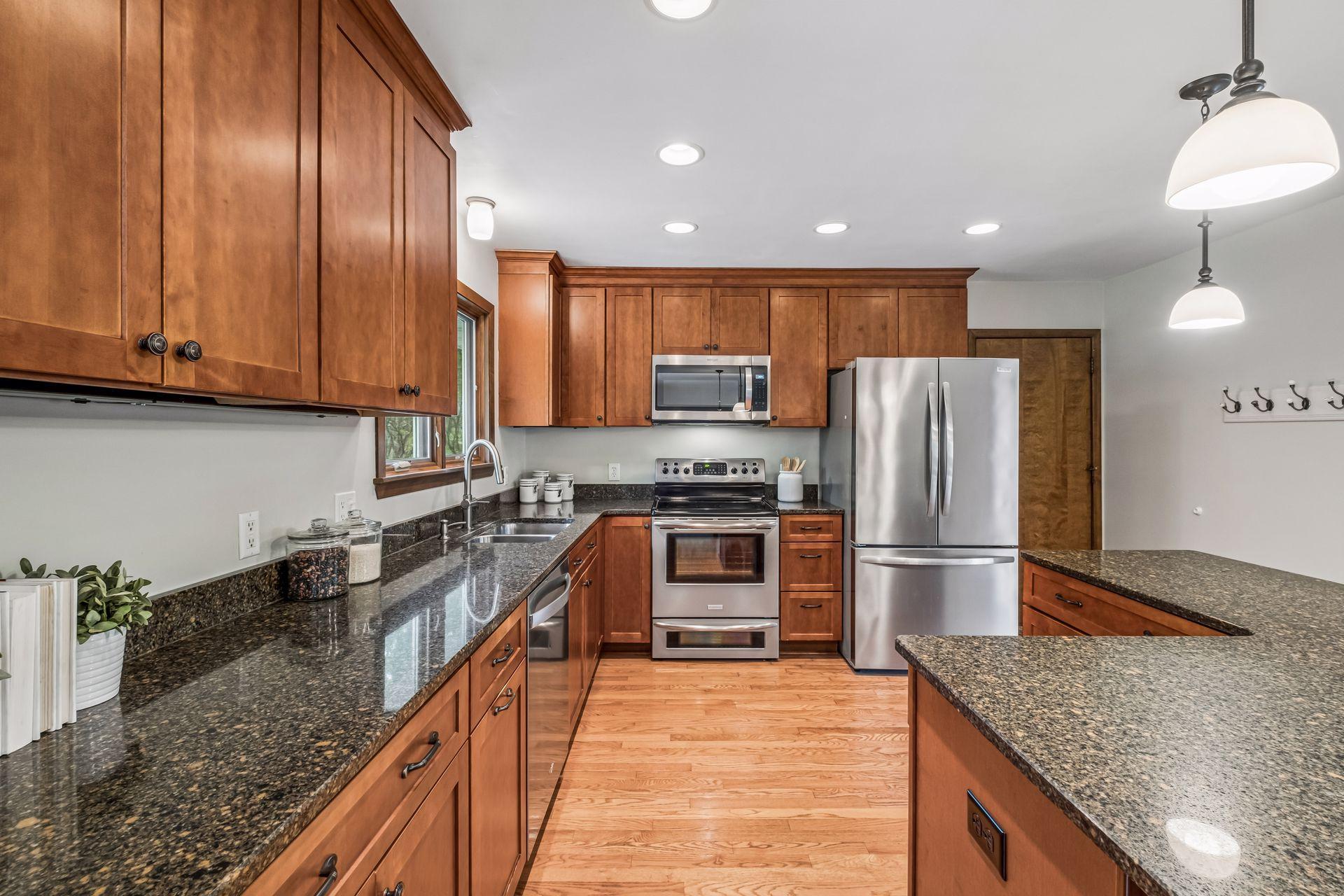 View of Residential at 10800 Oak Knoll Terrace, Minnetonka MN 55305, Minnetonka (8 of 25) - Mike Wilen | Minnesota Team Real Estate