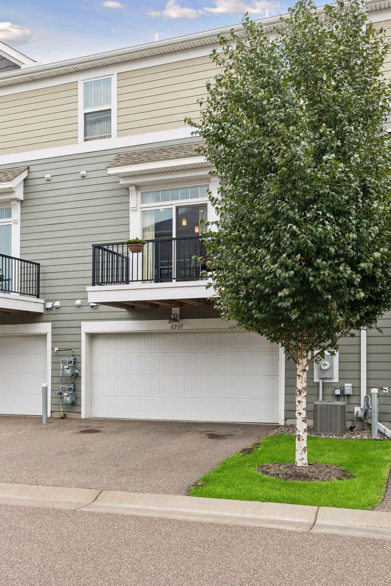 View of Residential at 6957 Locke Pointe Drive, Fridley MN 55432, Fridley (44 of 45) - Mike Wilen | Minnesota Team Real Estate