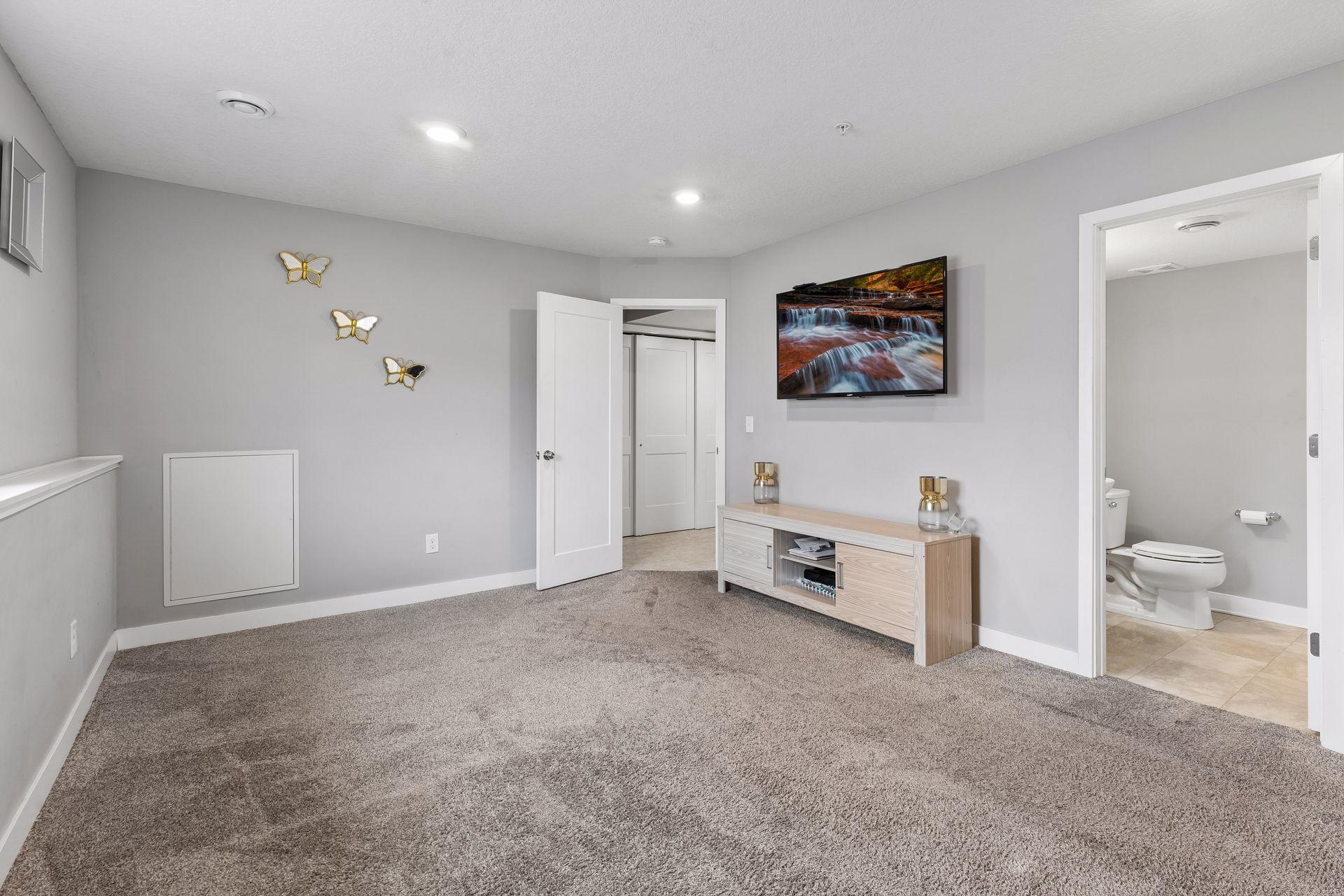 View of Residential at 6957 Locke Pointe Drive, Fridley MN 55432, Fridley (35 of 45) - Mike Wilen | Minnesota Team Real Estate