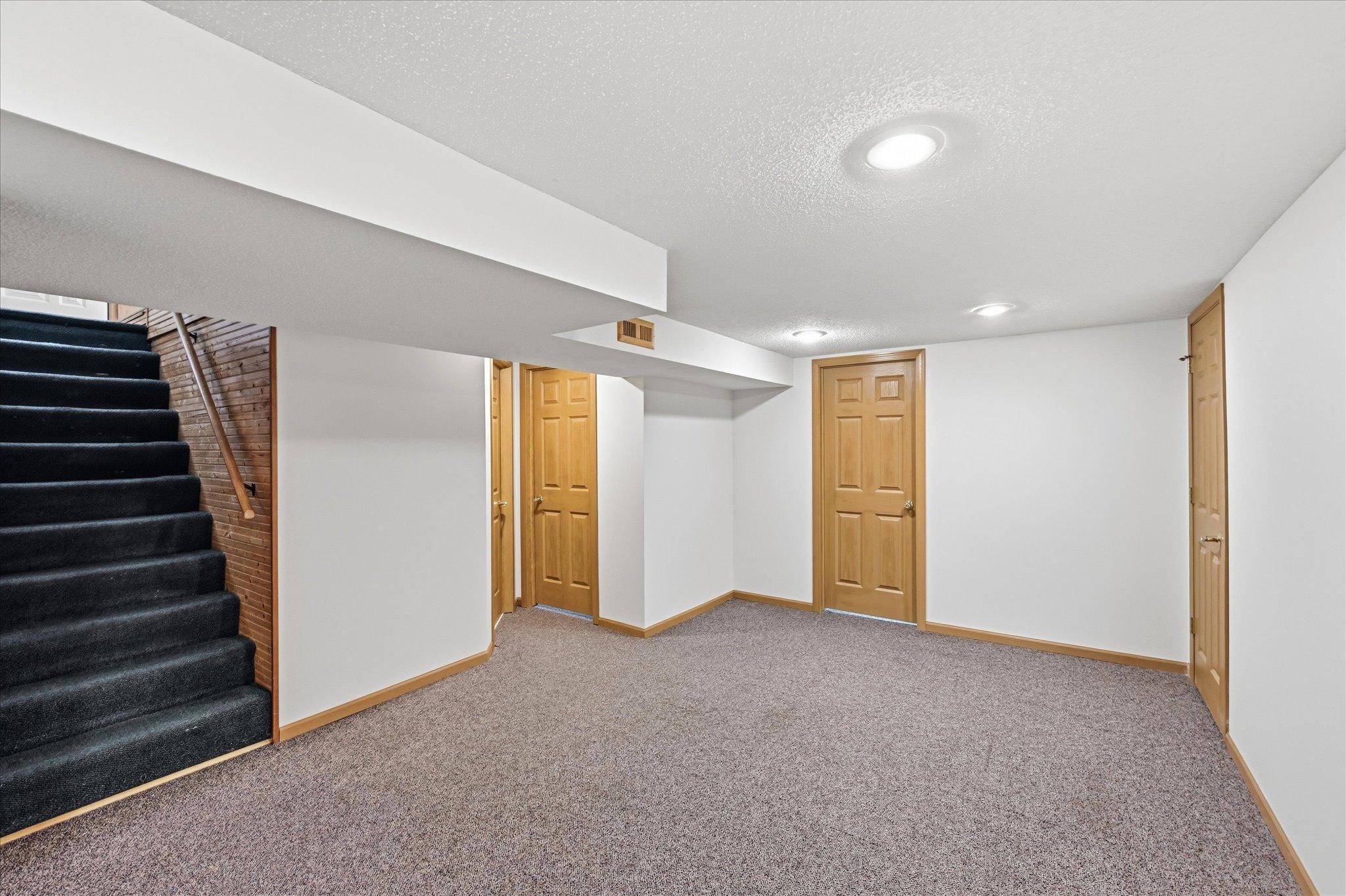 View of Residential at 4070 Jay Lane, White Bear Lake MN 55110, White Bear Lake (15 of 26) - Mike Wilen | Minnesota Team Real Estate