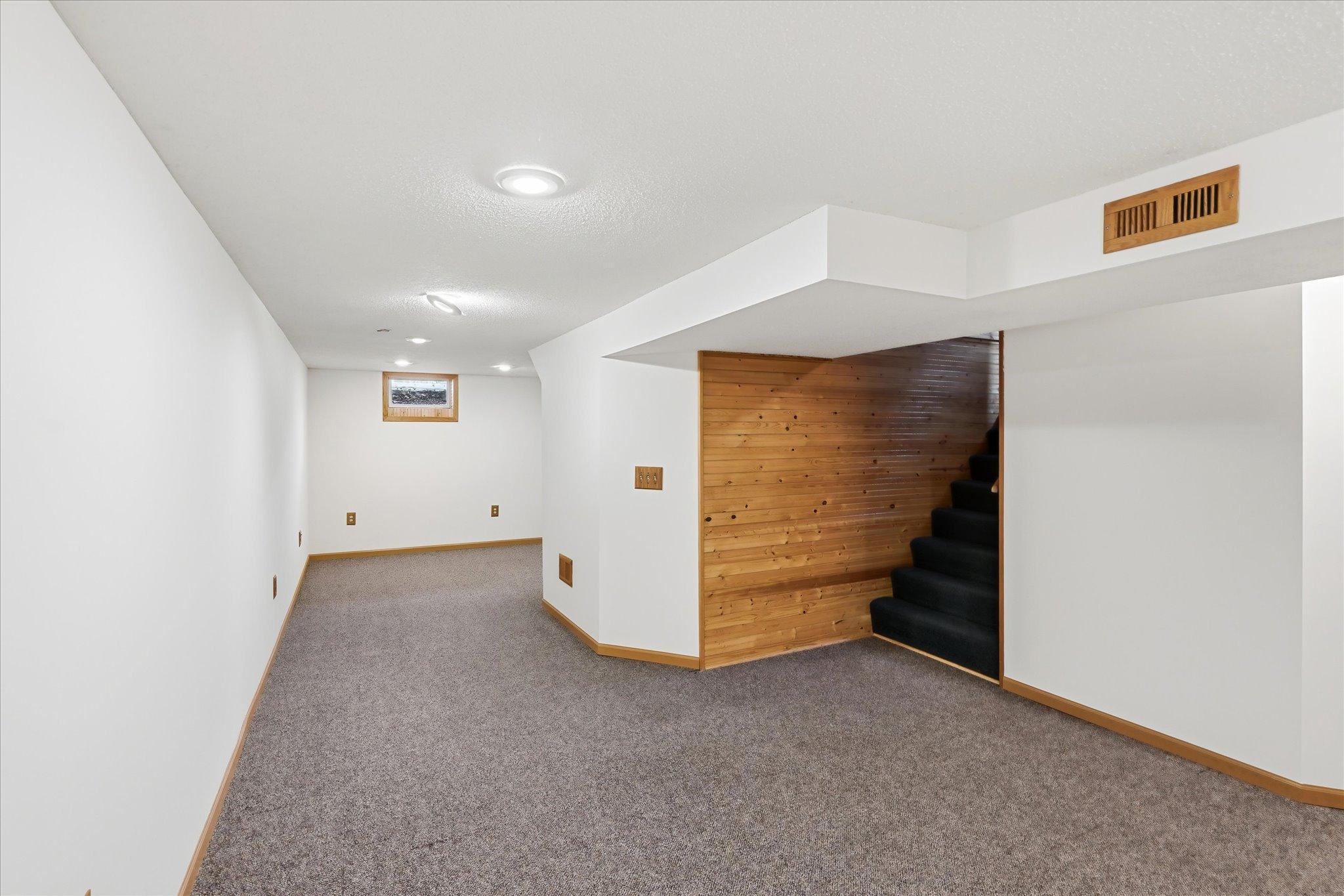 View of Residential at 4070 Jay Lane, White Bear Lake MN 55110, White Bear Lake (14 of 26) - Mike Wilen | Minnesota Team Real Estate