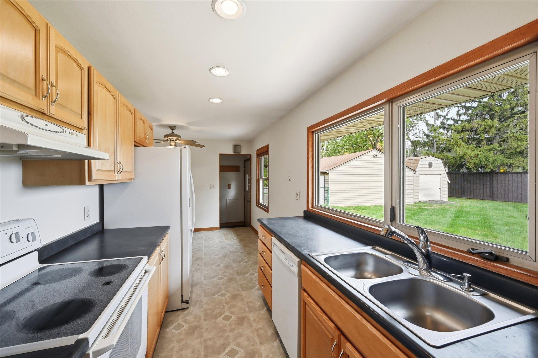 View of Residential at 4070 Jay Lane, White Bear Lake MN 55110, White Bear Lake (8 of 26) - Mike Wilen | Minnesota Team Real Estate