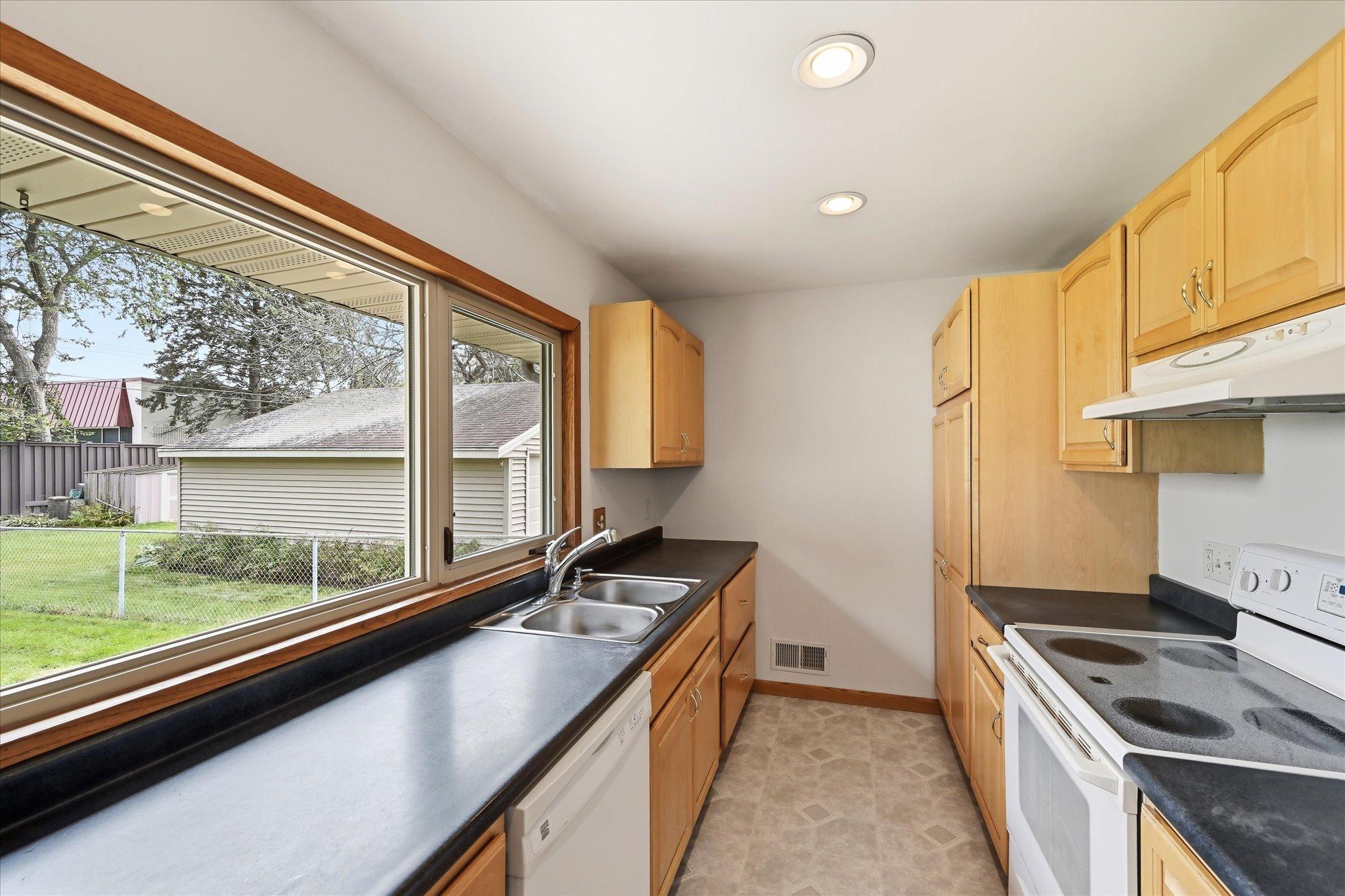 View of Residential at 4070 Jay Lane, White Bear Lake MN 55110, White Bear Lake (9 of 26) - Mike Wilen | Minnesota Team Real Estate