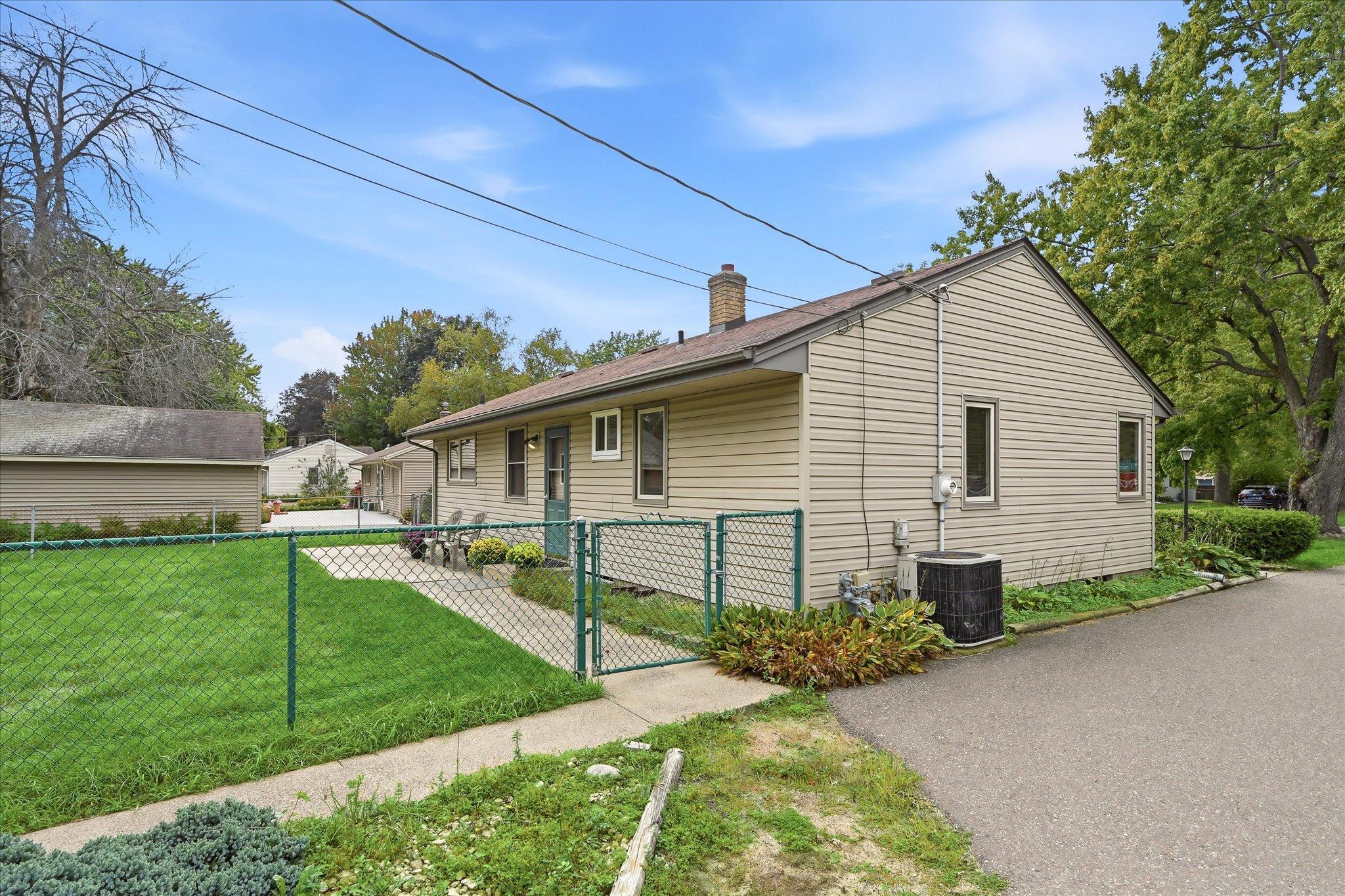 View of Residential at 4070 Jay Lane, White Bear Lake MN 55110, White Bear Lake (23 of 26) - Mike Wilen | Minnesota Team Real Estate