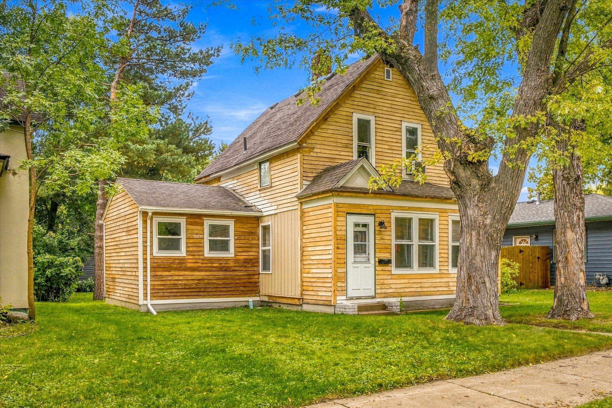 View of Single Family at 637 3rd Avenue, Cambridge - Mike Wilen | Minnesota Team Real Estate