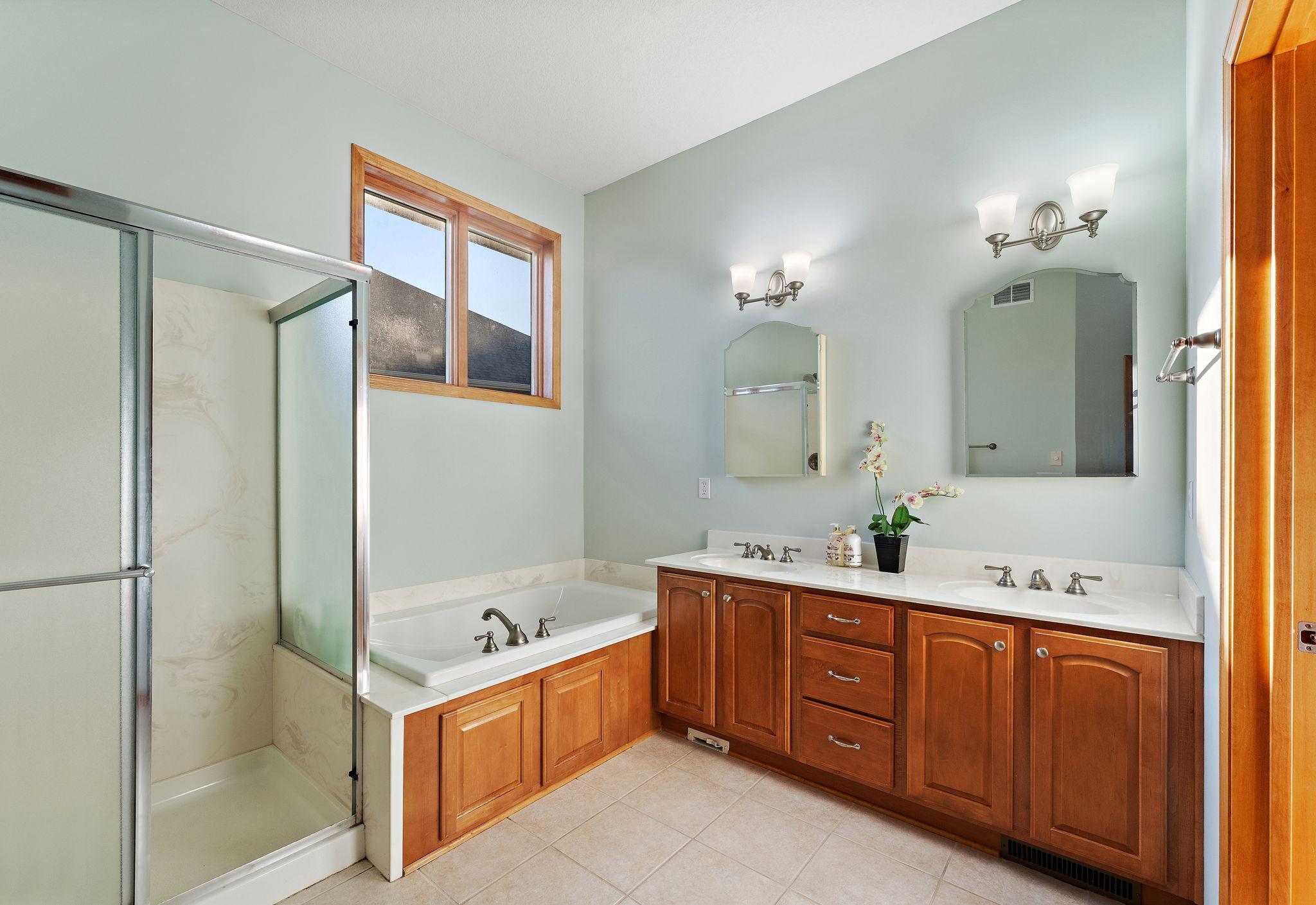 View of Residential at 10547 Hawthorn Court, Woodbury MN 55129, Woodbury (23 of 48) - Mike Wilen | Minnesota Team Real Estate