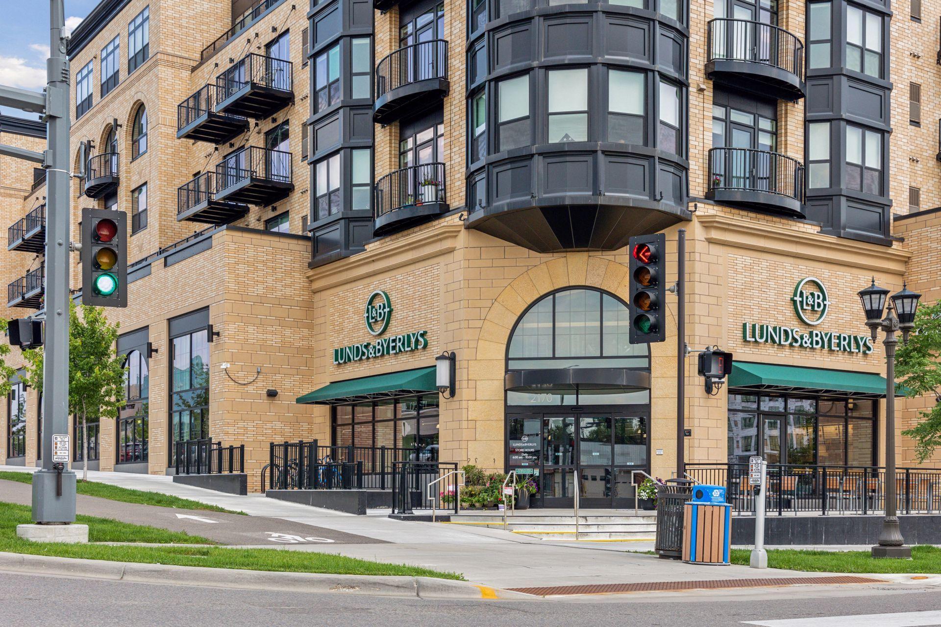 View of Residential at 2019 Bayard Avenue, Saint Paul MN 55116, Saint Paul (54 of 56) - Mike Wilen | Minnesota Team Real Estate
