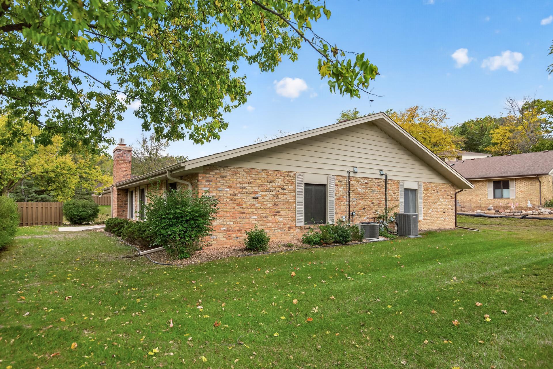 View of Residential at 2261 Wildwood Circle, Minnetonka MN 55305, Minnetonka (27 of 29) - Mike Wilen | Minnesota Team Real Estate