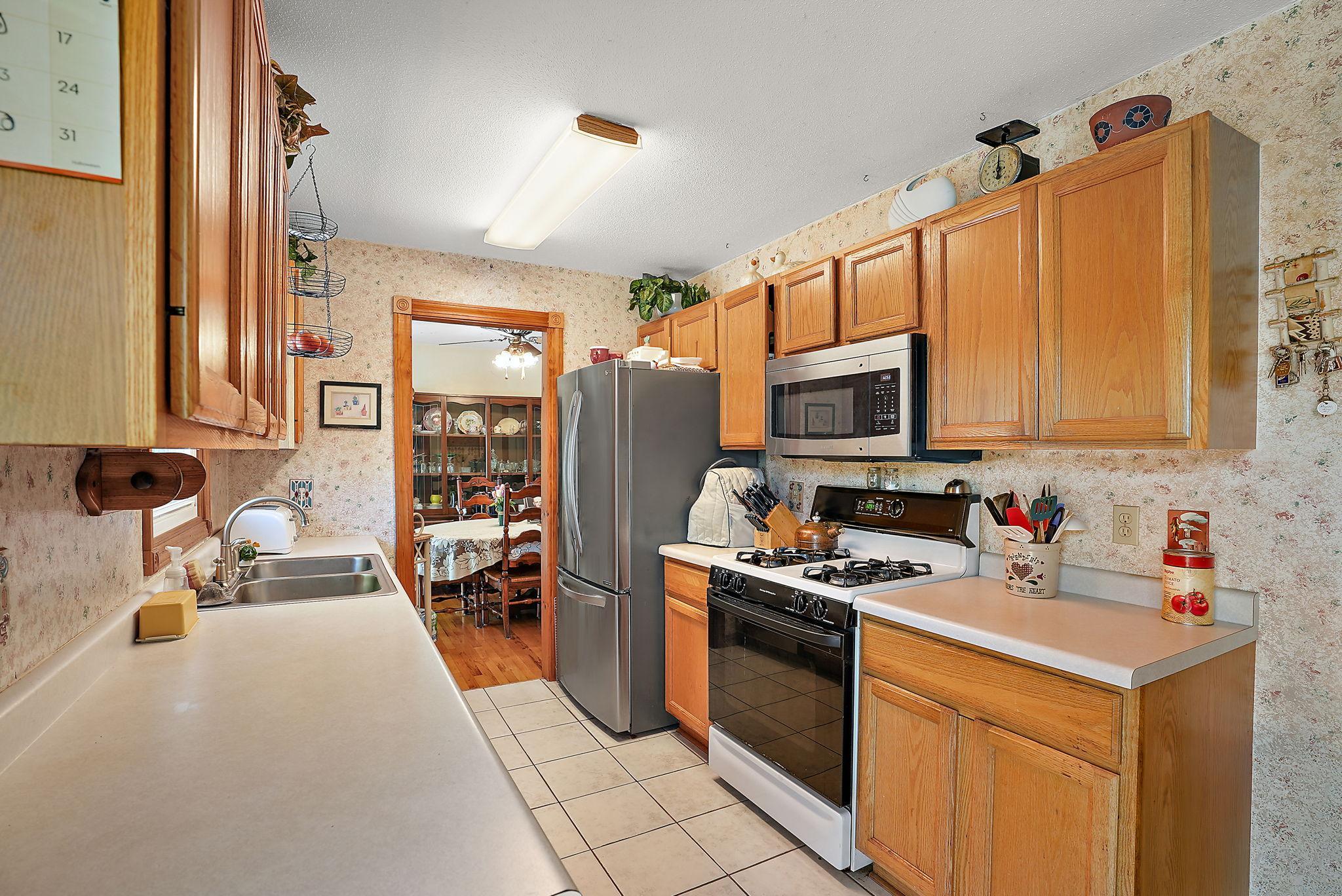 View of Residential at 8116 June Avenue, Brooklyn Park MN 55443, Brooklyn Park (8 of 32) - Mike Wilen | Minnesota Team Real Estate