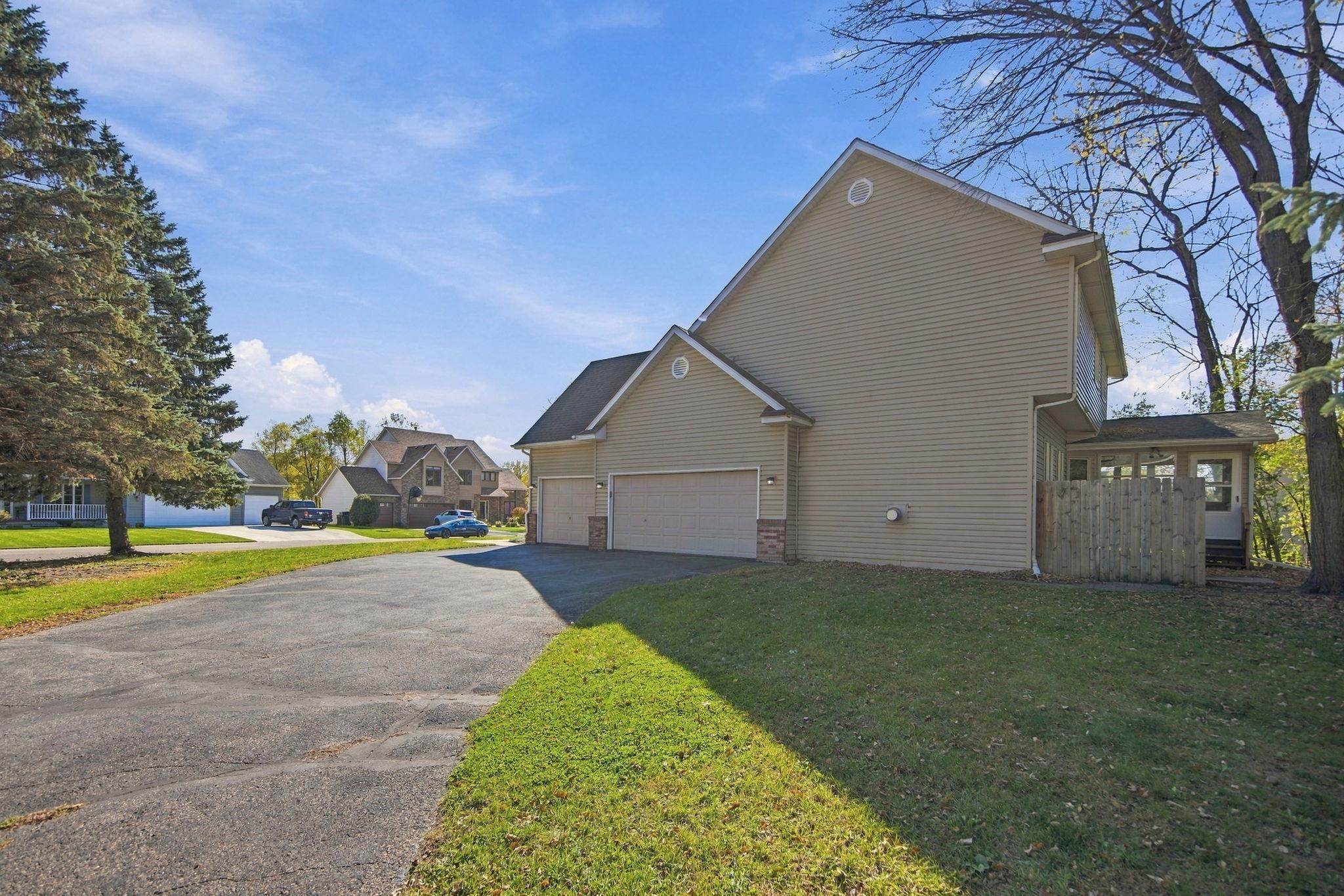 View of Residential at 17123 Jonathan Court, Lakeville MN 55044, Lakeville (68 of 77) - Mike Wilen | Minnesota Team Real Estate