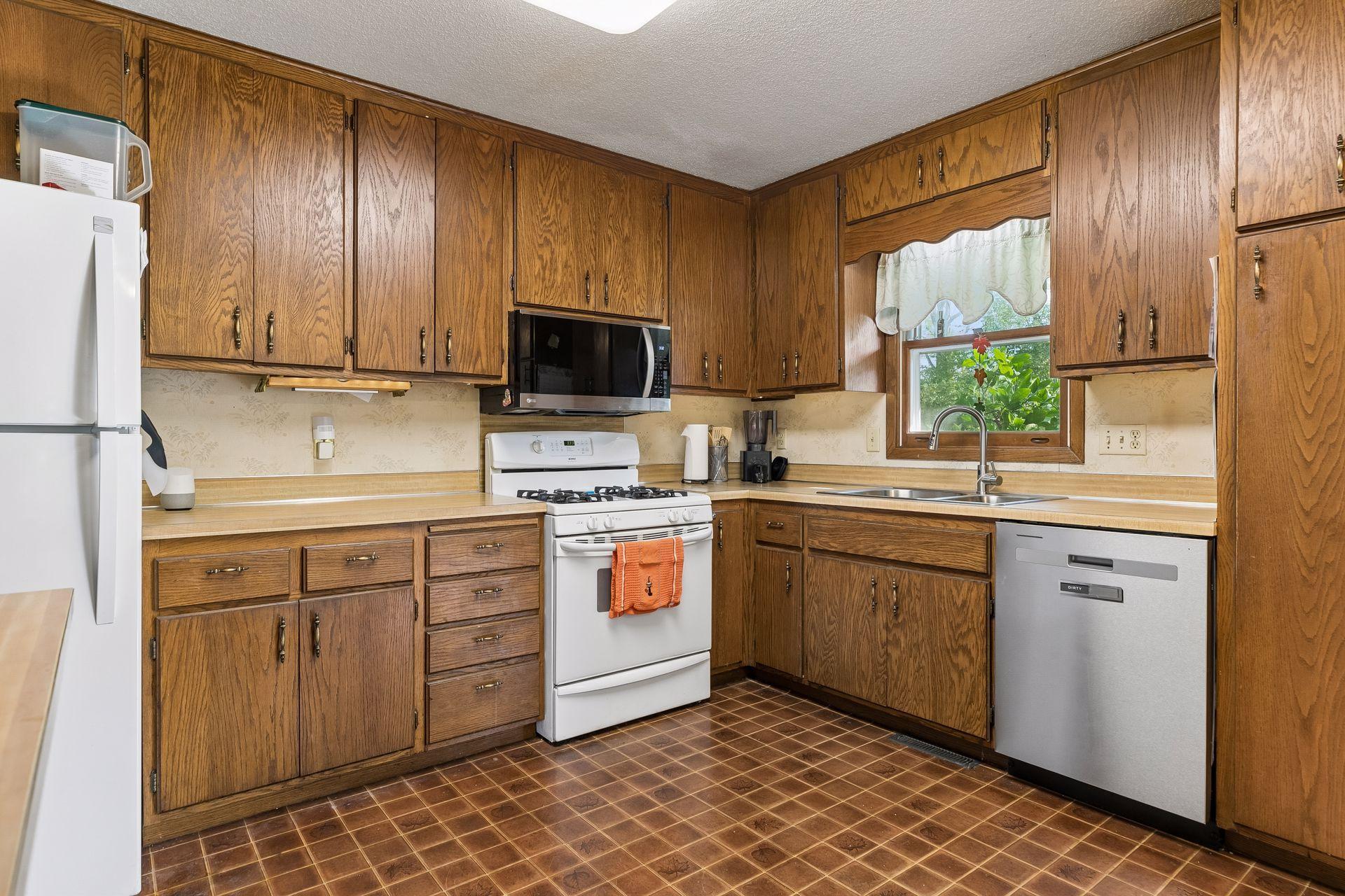 View of Residential at 750 Viking Drive, Maplewood MN 55117, Maplewood (9 of 44) - Mike Wilen | Minnesota Team Real Estate