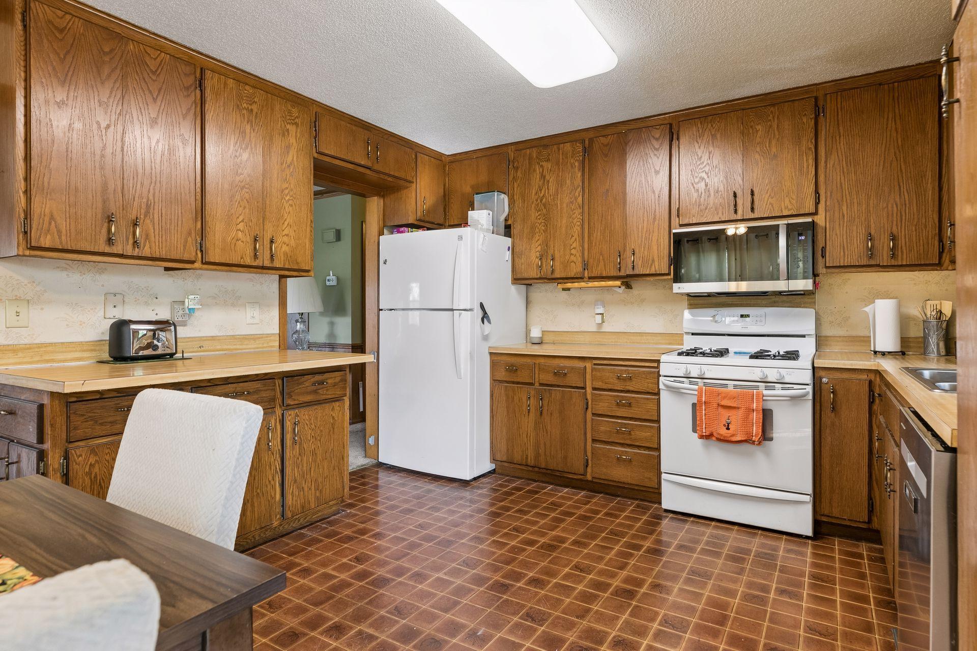View of Residential at 750 Viking Drive, Maplewood MN 55117, Maplewood (8 of 44) - Mike Wilen | Minnesota Team Real Estate