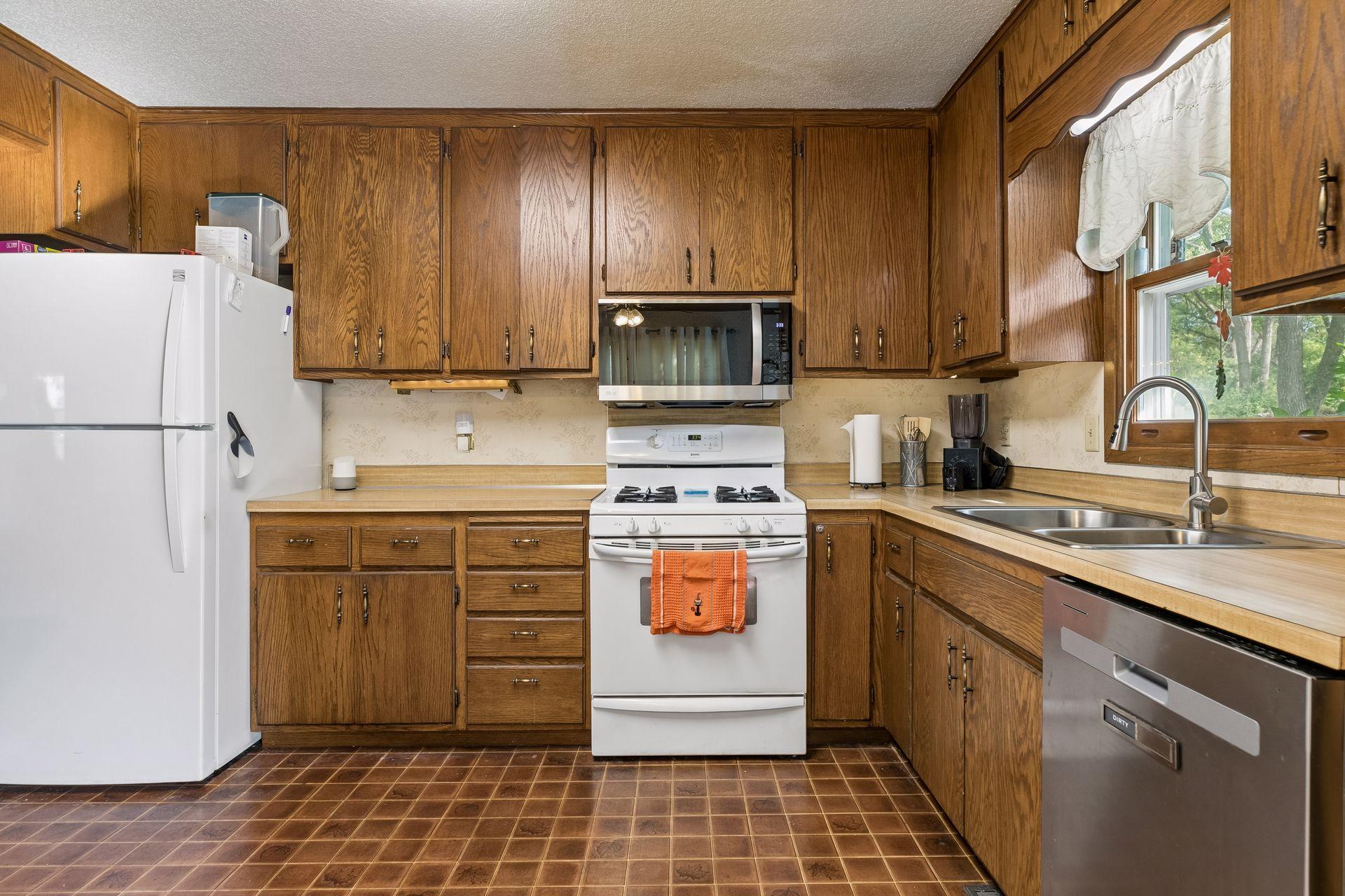 View of Residential at 750 Viking Drive, Maplewood MN 55117, Maplewood (11 of 44) - Mike Wilen | Minnesota Team Real Estate