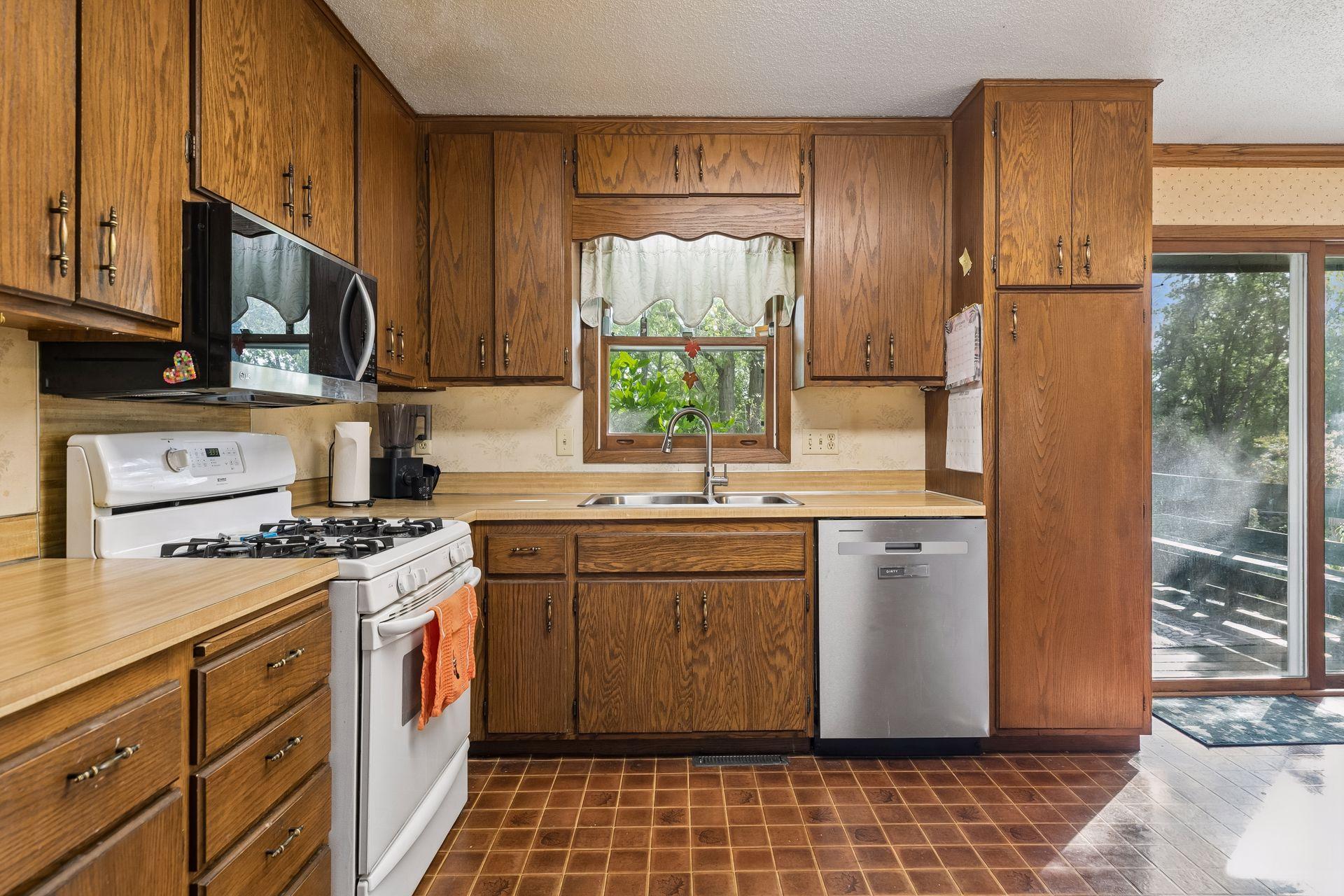 View of Residential at 750 Viking Drive, Maplewood MN 55117, Maplewood (10 of 44) - Mike Wilen | Minnesota Team Real Estate