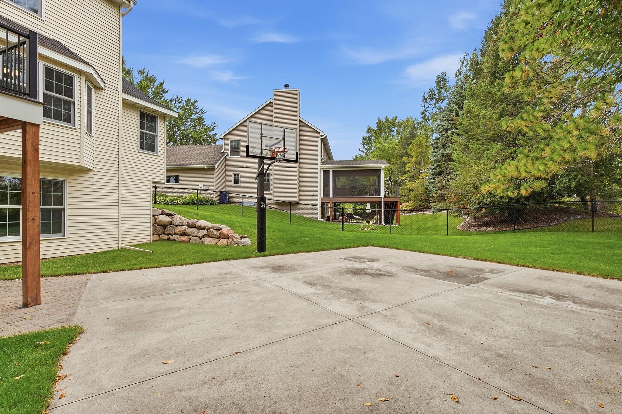 View of Residential at 12645 Durango Place, Apple Valley MN 55124, Apple Valley (18 of 32) - Mike Wilen | Minnesota Team Real Estate