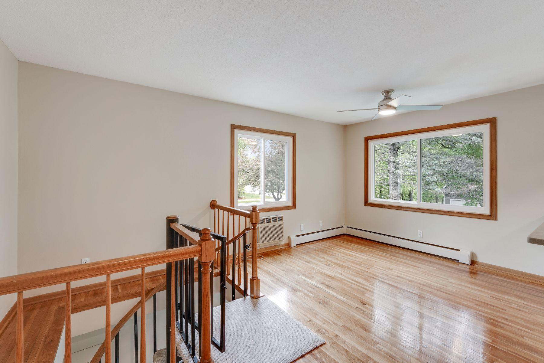 View of Residential Income at 305-307 Reno Street, Wayzata MN 55391, Wayzata (30 of 32) - Mike Wilen | Minnesota Team Real Estate