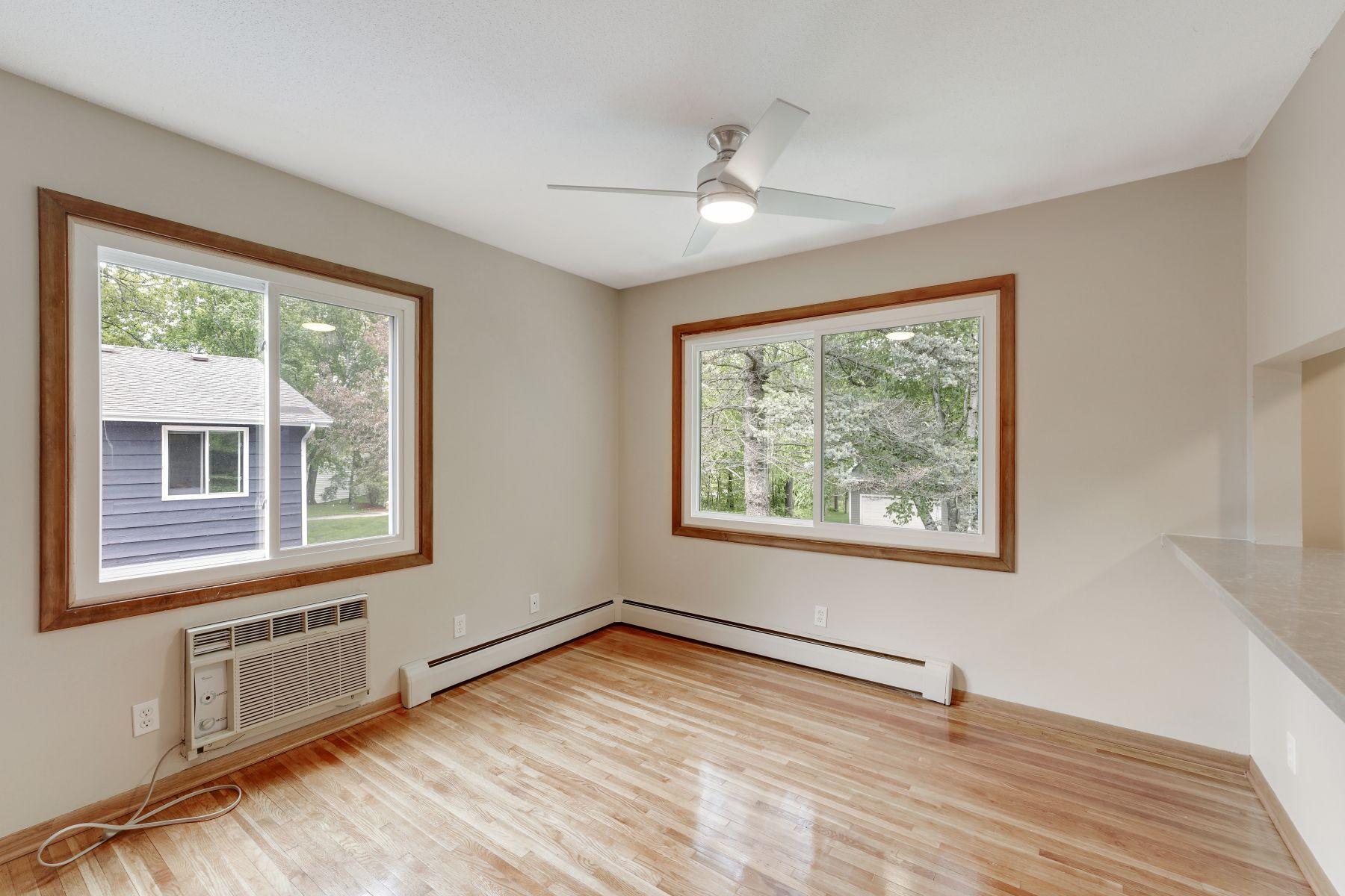 View of Residential Income at 305-307 Reno Street, Wayzata MN 55391, Wayzata (26 of 32) - Mike Wilen | Minnesota Team Real Estate