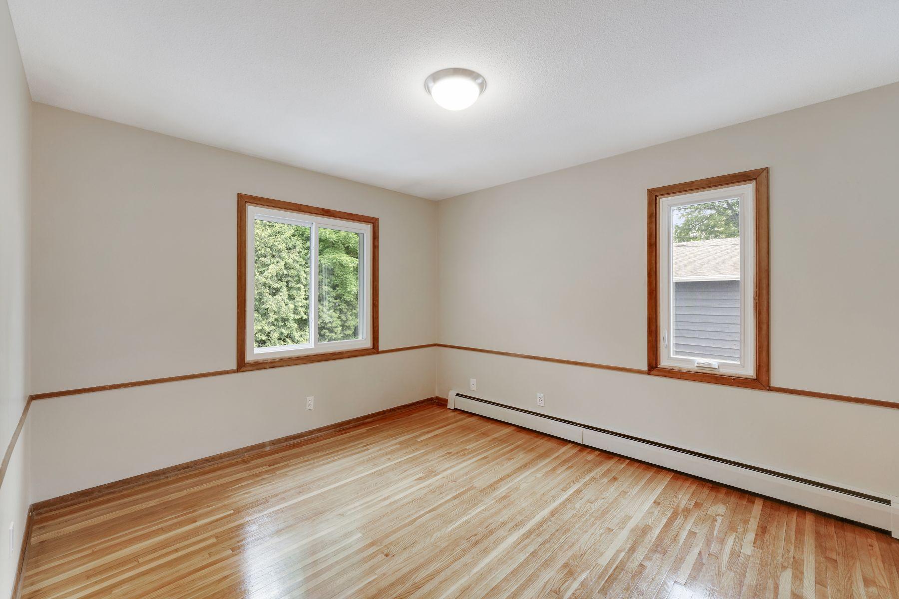 View of Residential Income at 305-307 Reno Street, Wayzata MN 55391, Wayzata (21 of 32) - Mike Wilen | Minnesota Team Real Estate