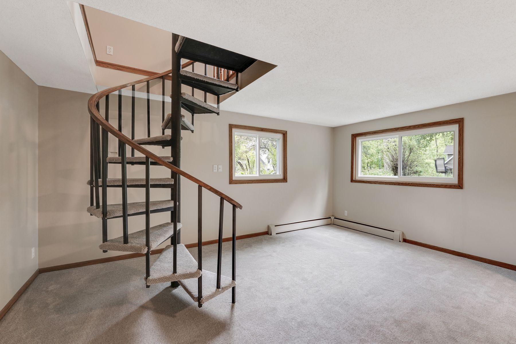 View of Residential Income at 305-307 Reno Street, Wayzata MN 55391, Wayzata (14 of 32) - Mike Wilen | Minnesota Team Real Estate