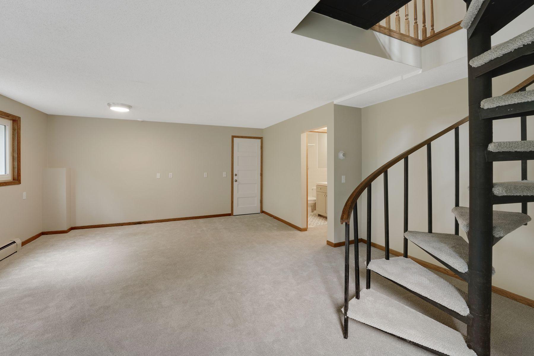 View of Residential Income at 305-307 Reno Street, Wayzata MN 55391, Wayzata (12 of 32) - Mike Wilen | Minnesota Team Real Estate