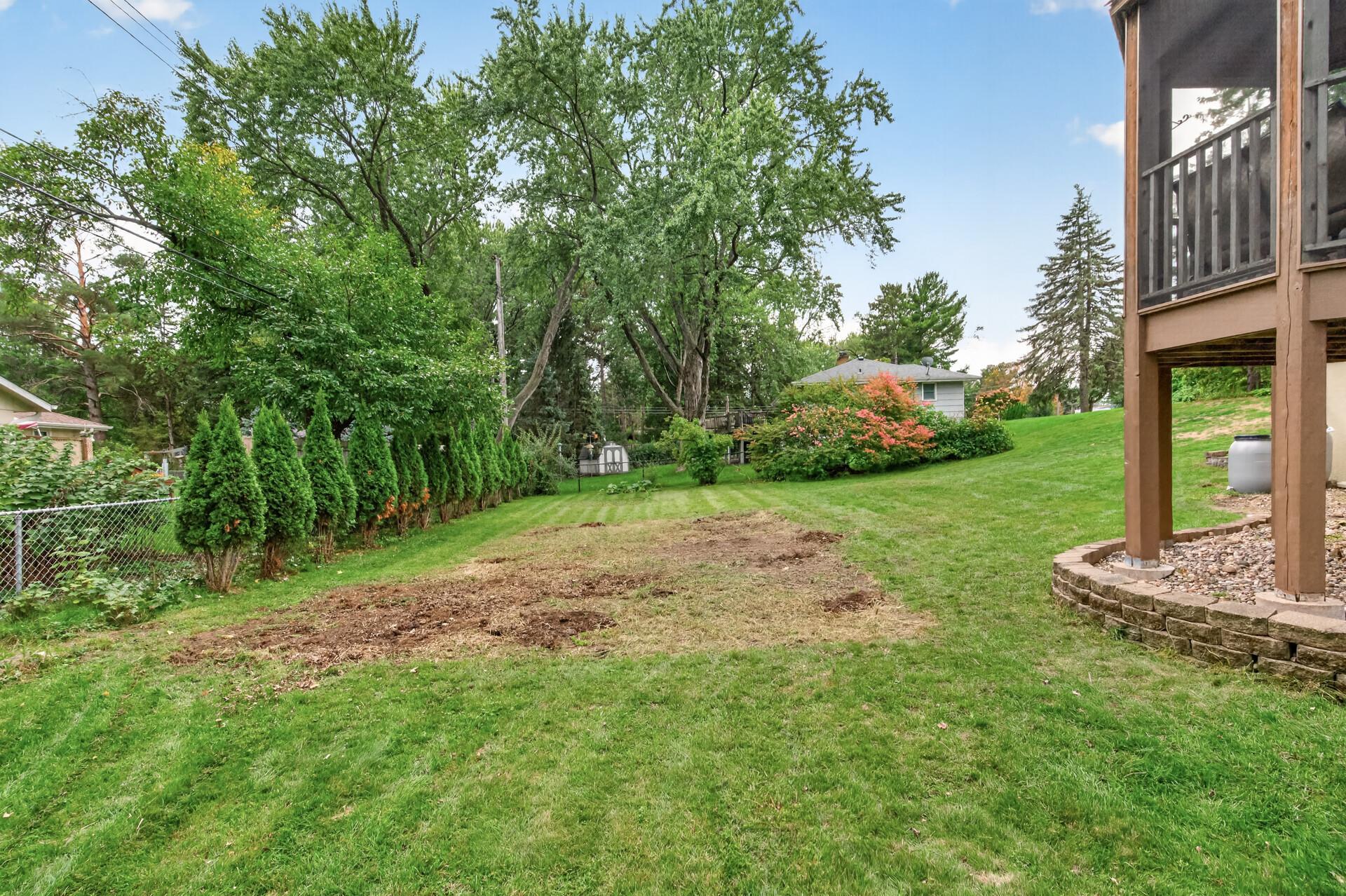 View of Residential at 13819 Bellevue Drive, Minnetonka MN 55345, Minnetonka (36 of 45) - Mike Wilen | Minnesota Team Real Estate