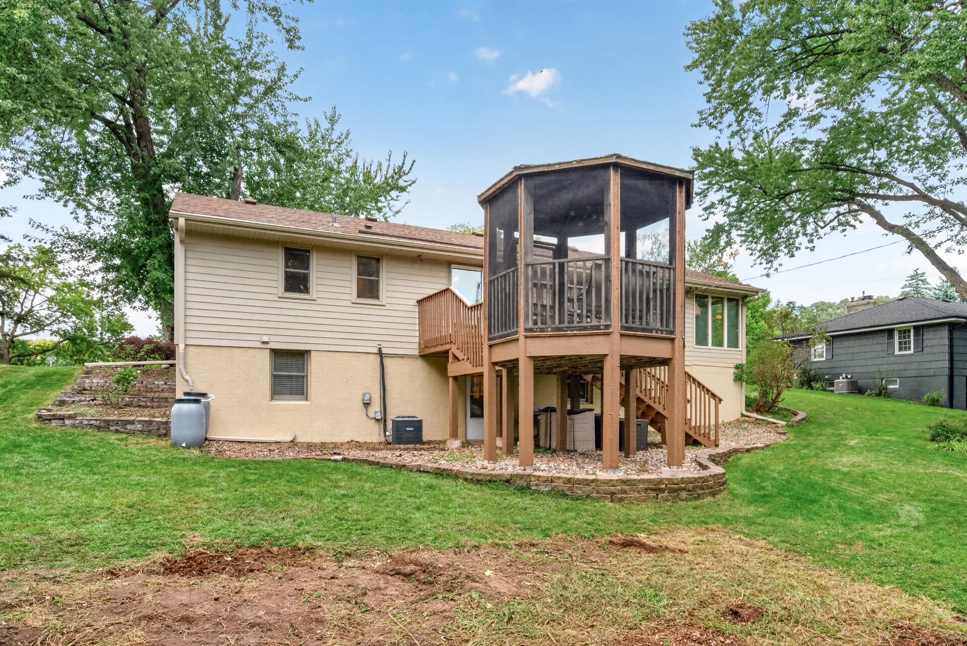 View of Residential at 13819 Bellevue Drive, Minnetonka MN 55345, Minnetonka (35 of 45) - Mike Wilen | Minnesota Team Real Estate