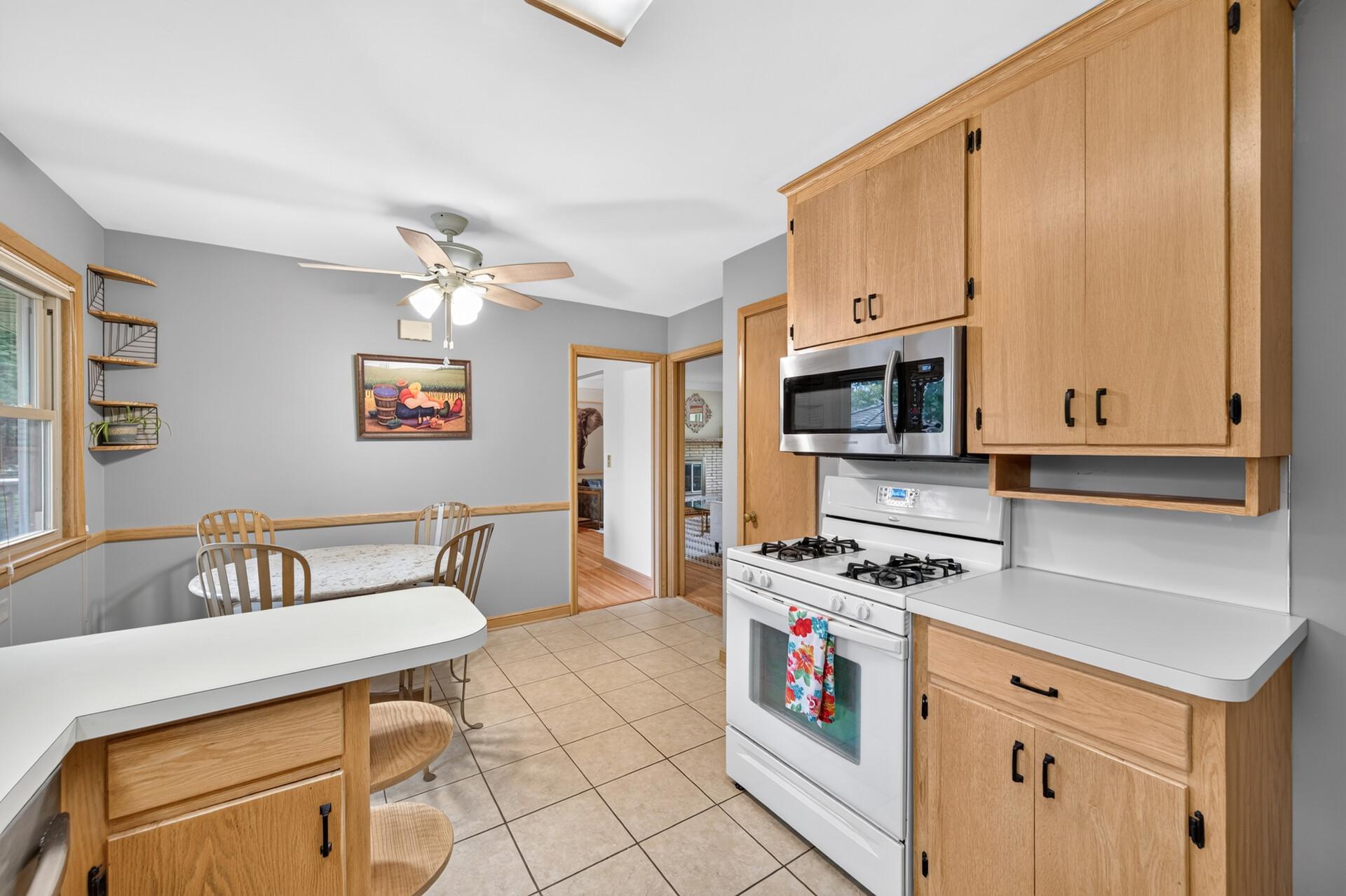 View of Residential at 13819 Bellevue Drive, Minnetonka MN 55345, Minnetonka (17 of 45) - Mike Wilen | Minnesota Team Real Estate