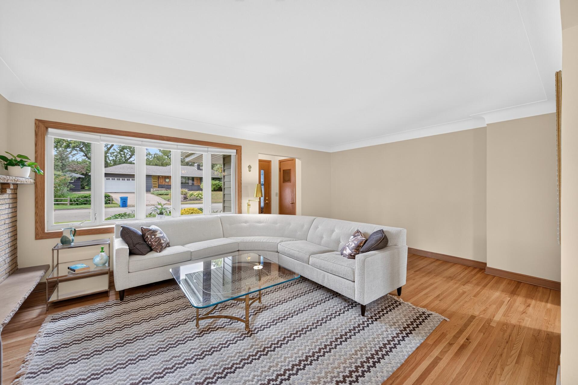 View of Residential at 13819 Bellevue Drive, Minnetonka MN 55345, Minnetonka (6 of 45) - Mike Wilen | Minnesota Team Real Estate