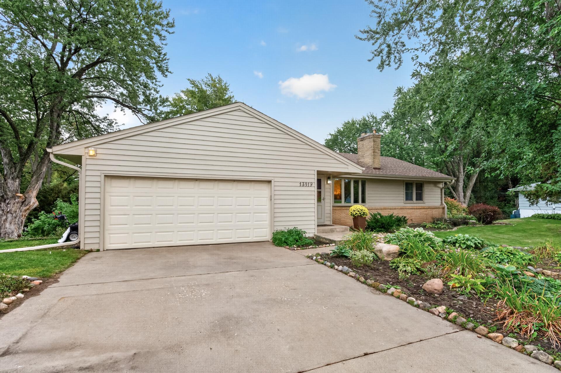 View of Residential at 13819 Bellevue Drive, Minnetonka MN 55345, Minnetonka (4 of 45) - Mike Wilen | Minnesota Team Real Estate